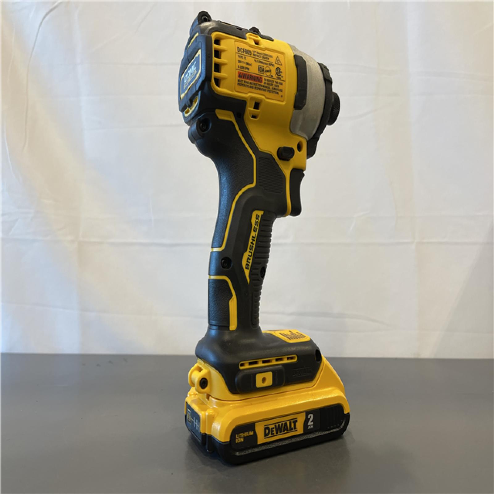 Like New! - DeWALT ATOMIC 20V MAX Cordless Compact Impact Driver Kit