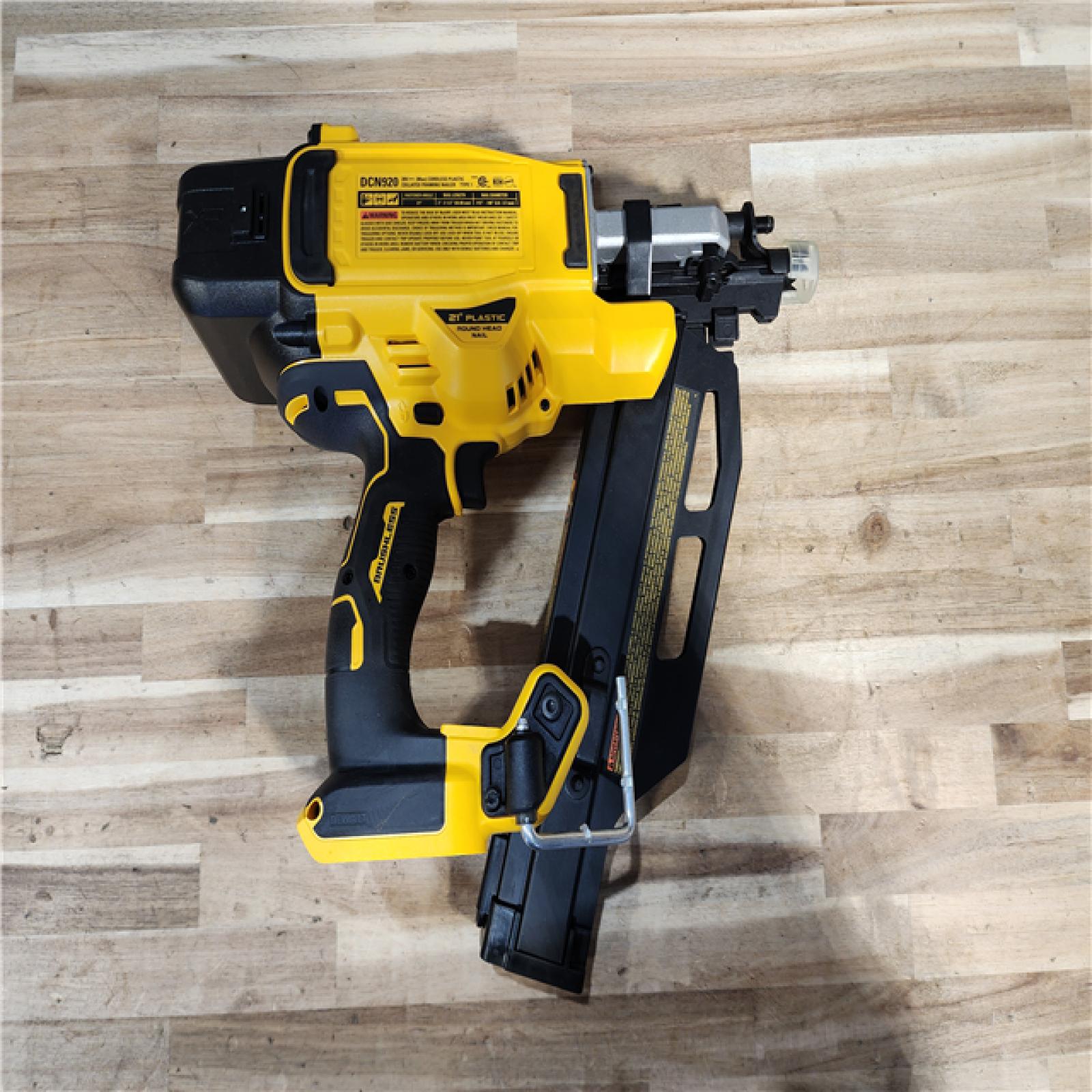HOUSTON LOCATION - AS-IS (APPEARS LIKE NEW) DEWALT 20-Volt 21° Cordless Framing Nailer (Tool-Only)