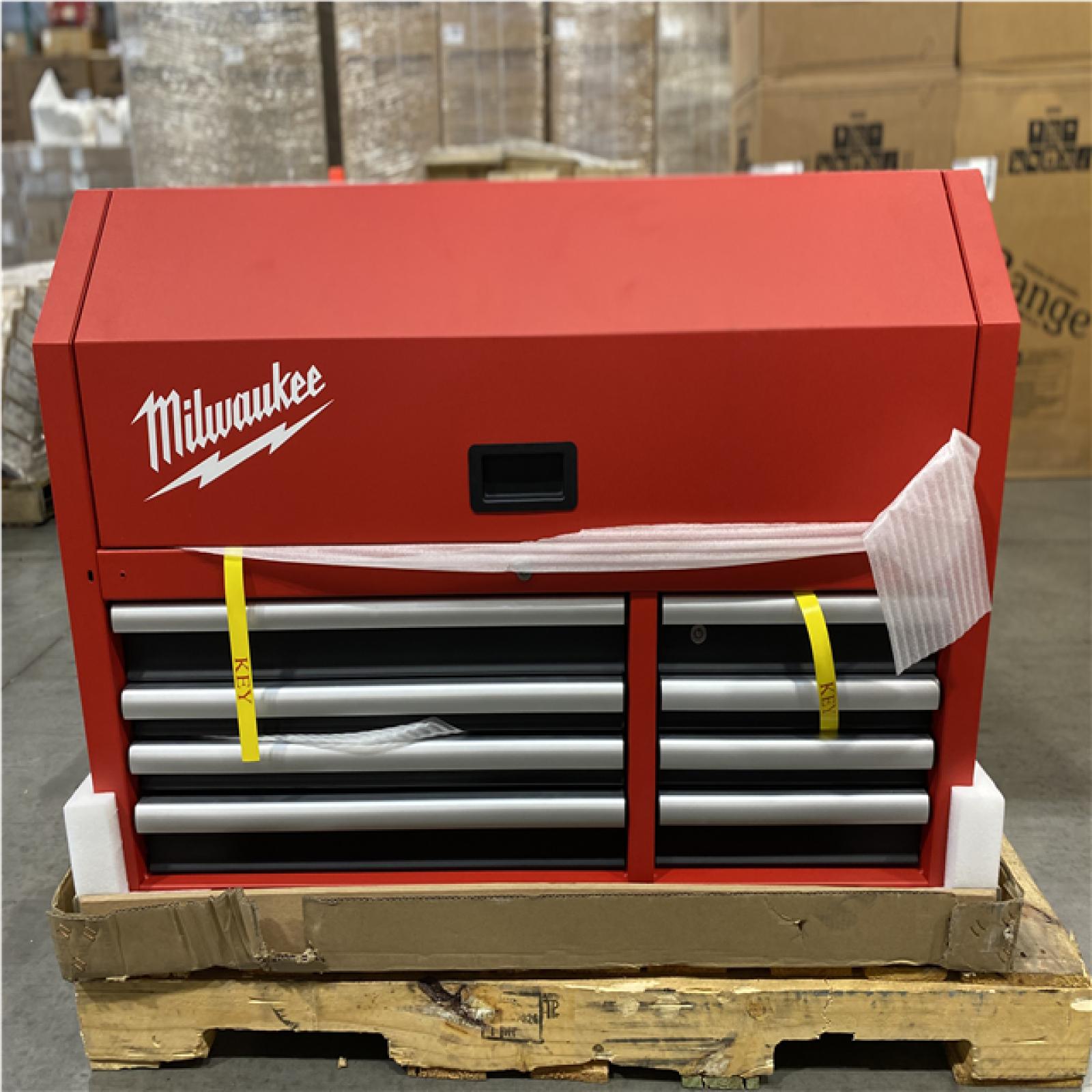 DALLAS LOCATION - MILWAUKEE High Capacity 41 in. W x 22 in. D 8-Drawer Top Tool Chest