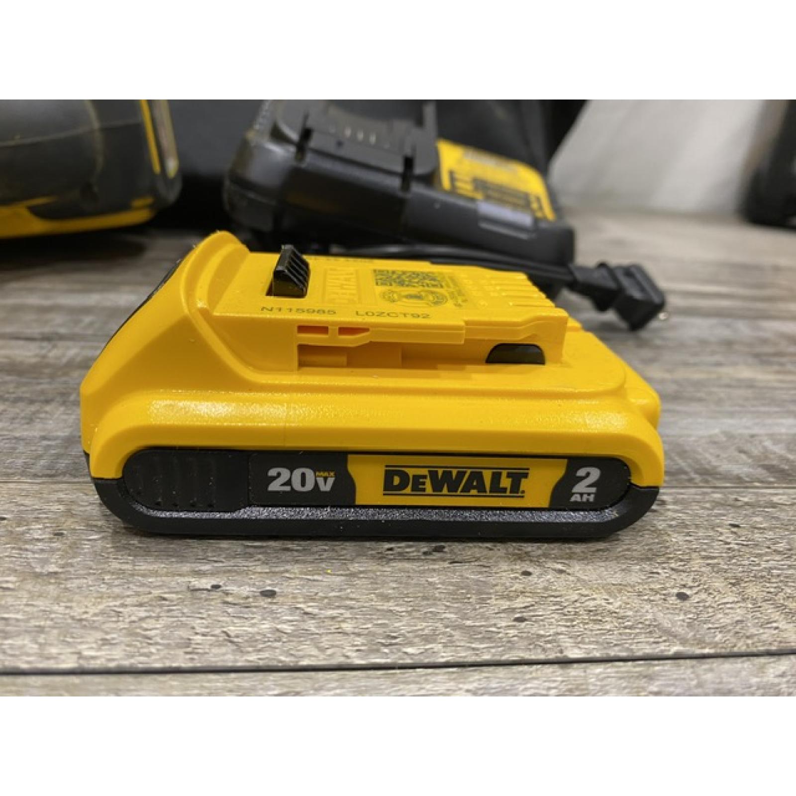AS-IS DEWALT 20V MAX XR Lithium-Ion Cordless 18-Gauge Narrow Crown Stapler Kit