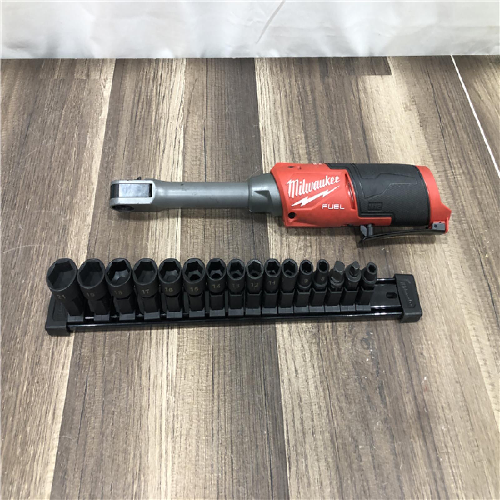 AS-IS Milwaukee FUEL INSIDER 12V Lithium-Ion Brushless Cordless 1/4 in. - 3/8 in. Extended Reach Box Ratchet (Tool-Only)