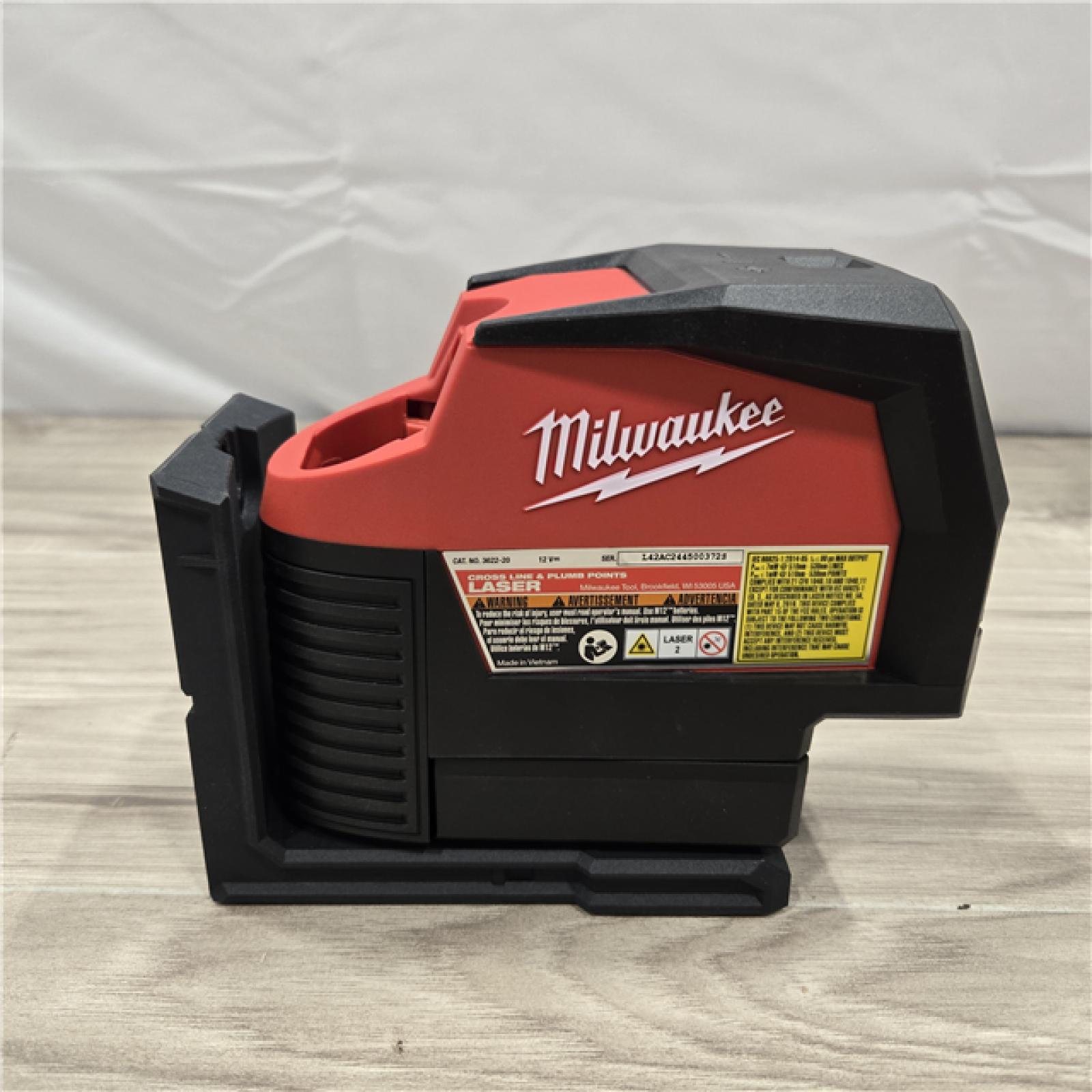 LIKE NEW! - M12 12-Volt Cordless Green Cross Line and Plumb Points Laser Level (Tool-Only)