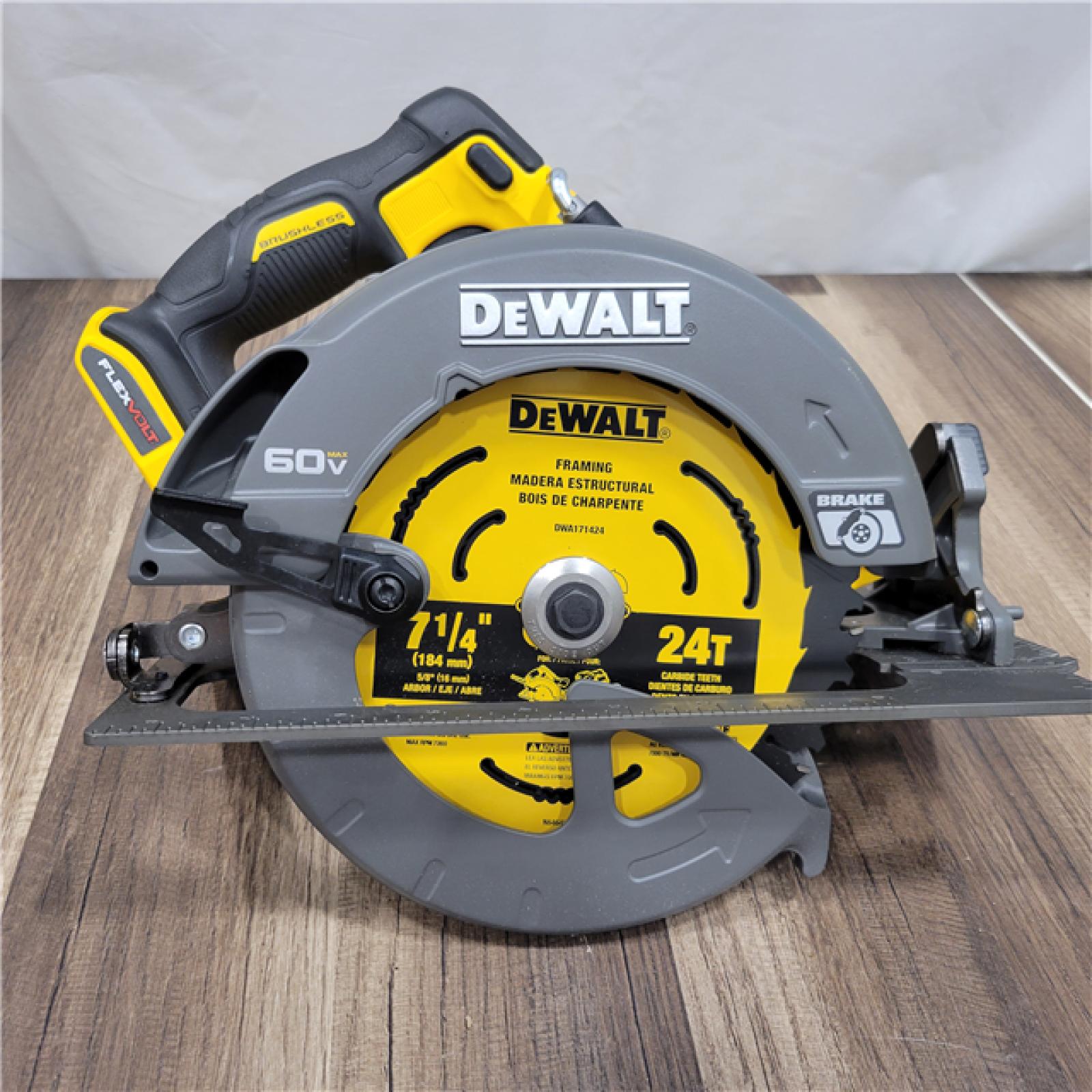 GOOD DeWALT Flexvolt Max 7-1/4  60V Brushless Circular Saw DCS578B