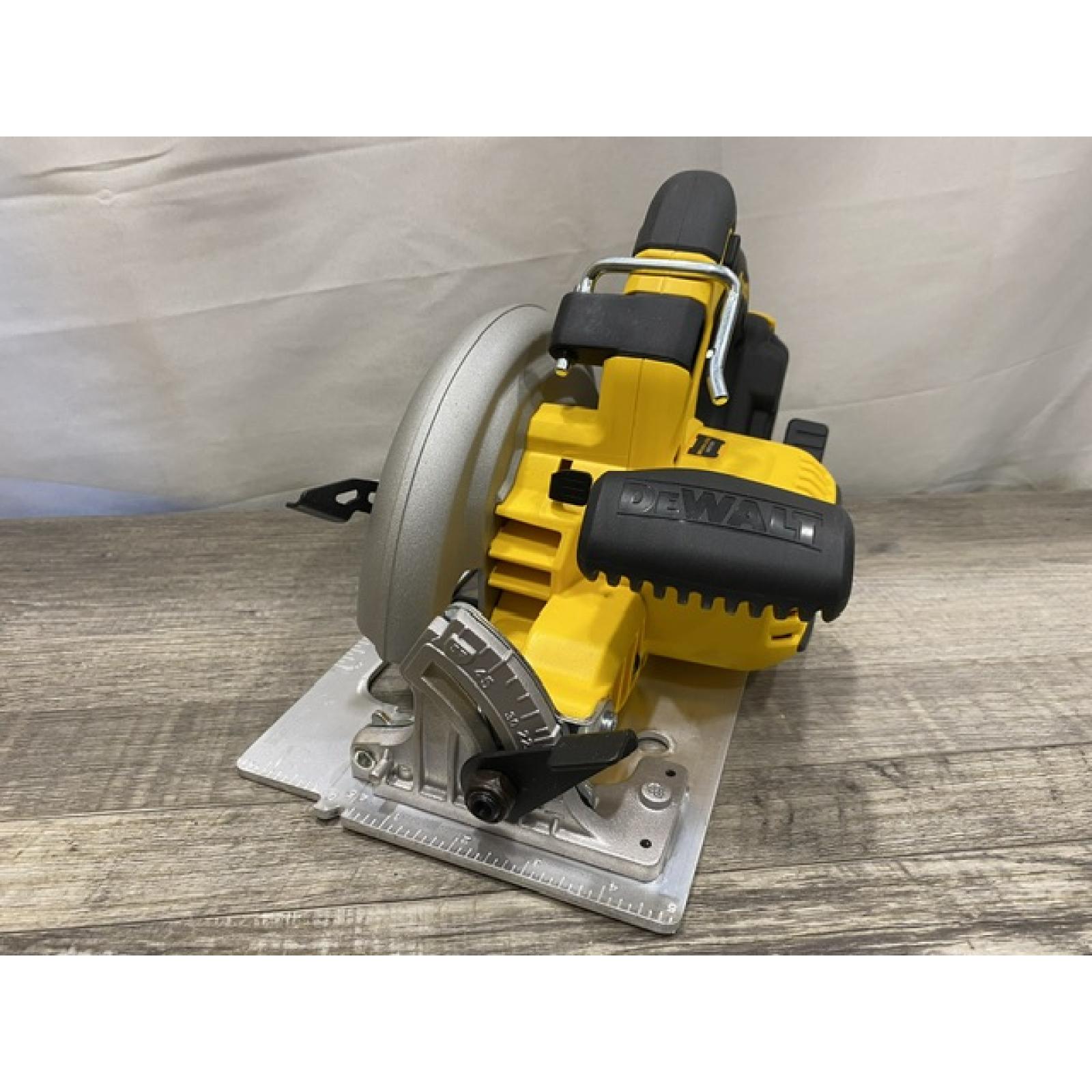 AS-IS DEWALT 20-Volt MAX 7-1/4 in. Cordless Circular Saw (Tool Only)