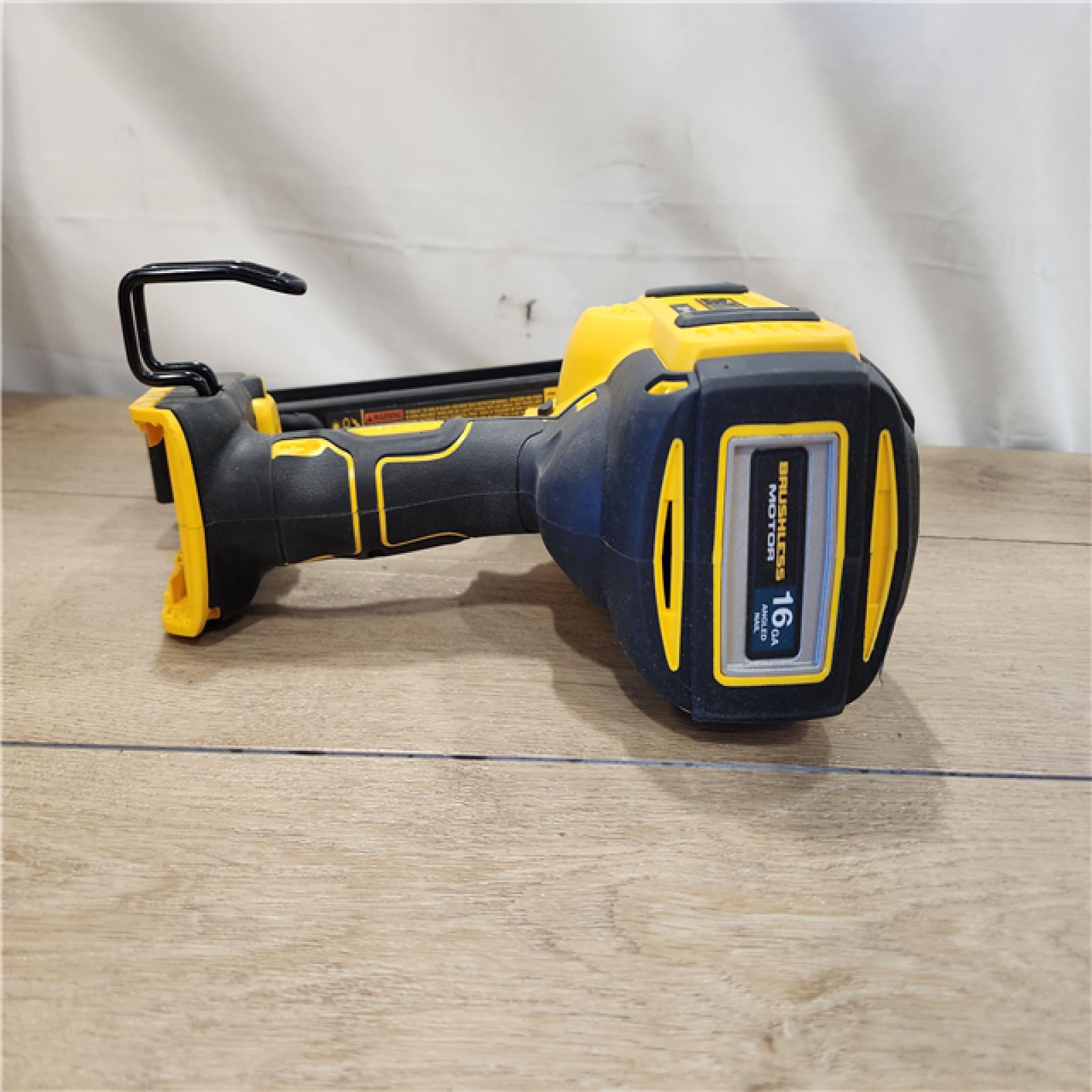 AS-IS- DeWalt 20V 16 Gauge Cordless Angled Finish Nailer Kit W/ 2Ah Battery