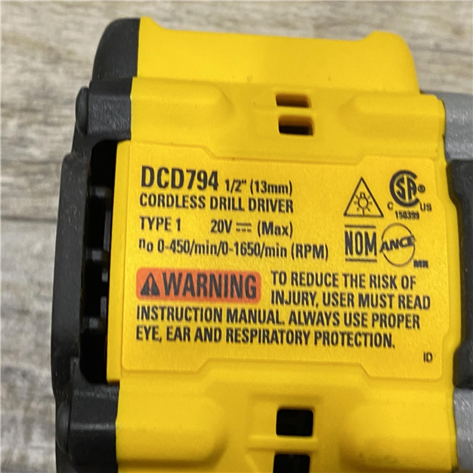 AS-IS DEWALT Atomic 20V Lithium-Ion Cordless Compact 1/2 in. Drill/Driver Kit