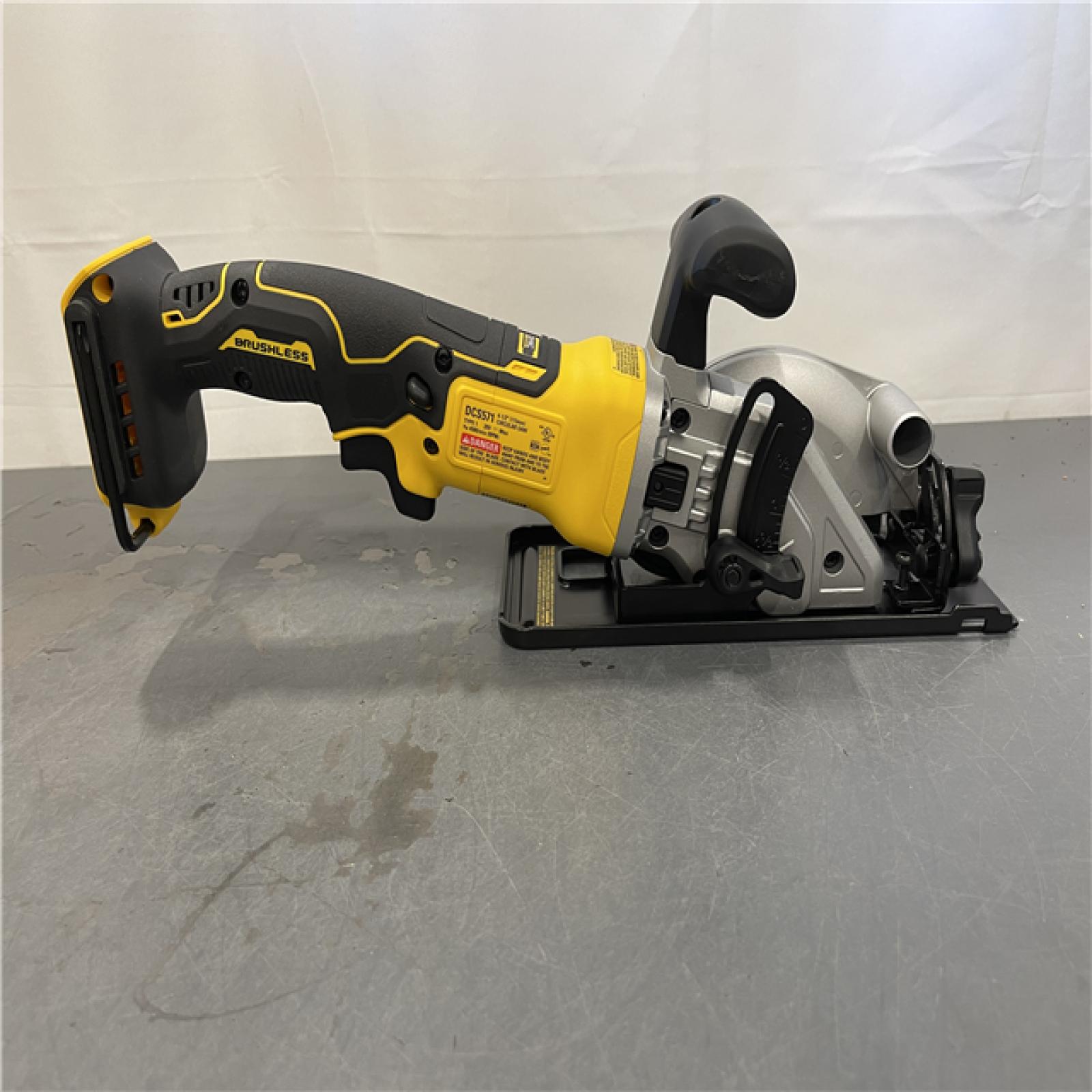 AS-IS - DEWALT ATOMIC 20V MAX Cordless Brushless 4-1/2 in. Circular Saw