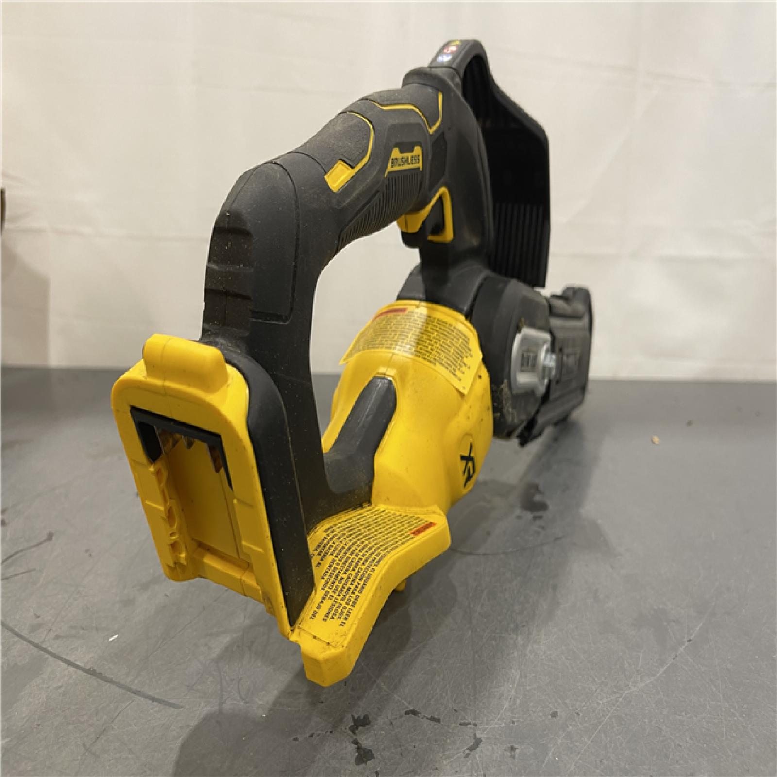 AS-IS - DeWalt 20V MAX 8 in. Brushless Cordless Battery Powered Pruning Chainsaw