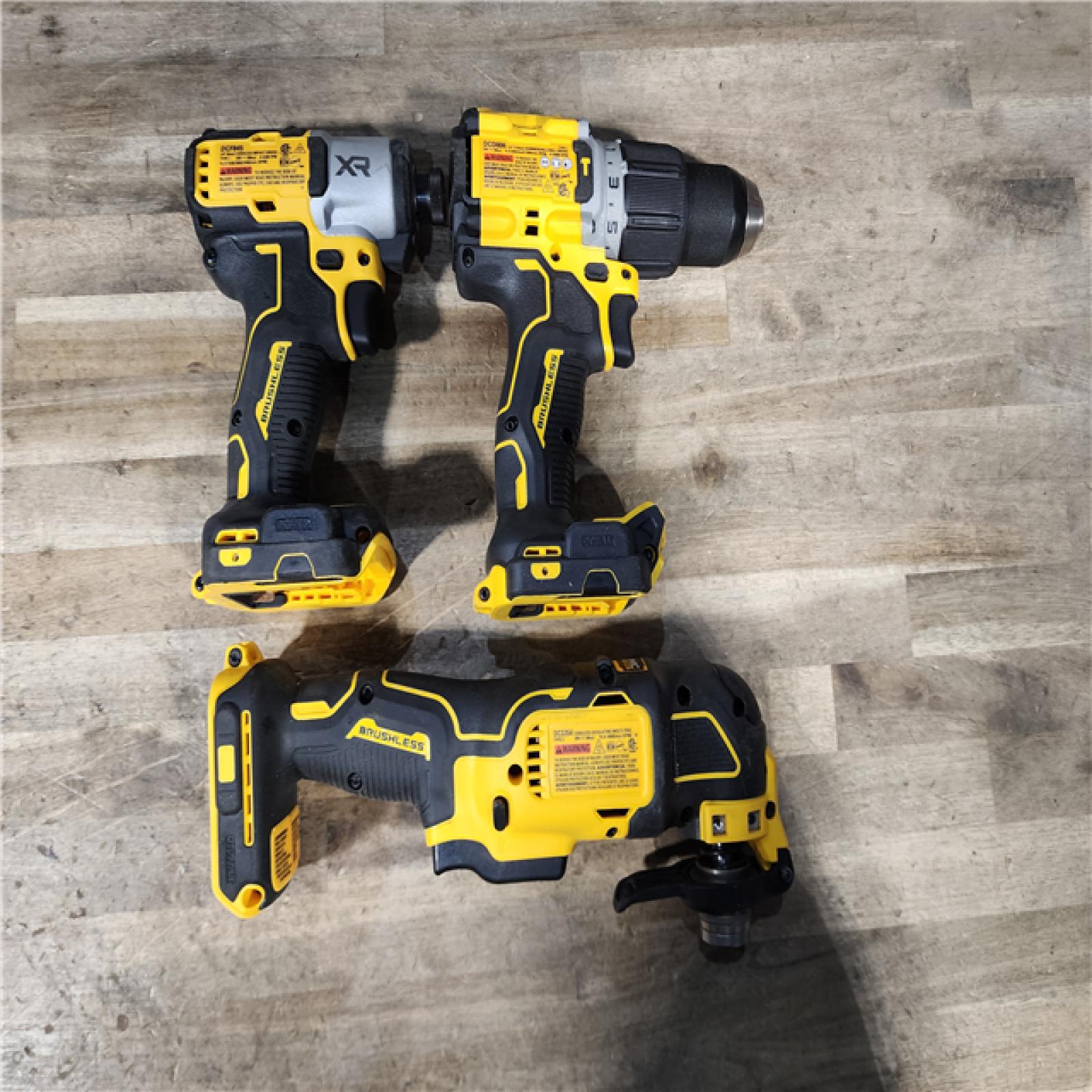 HOUSTON LOCATION - AS-IS DEWALT 3 TOOL COMBO KIT W/ (2) BATTERY & CHARGER