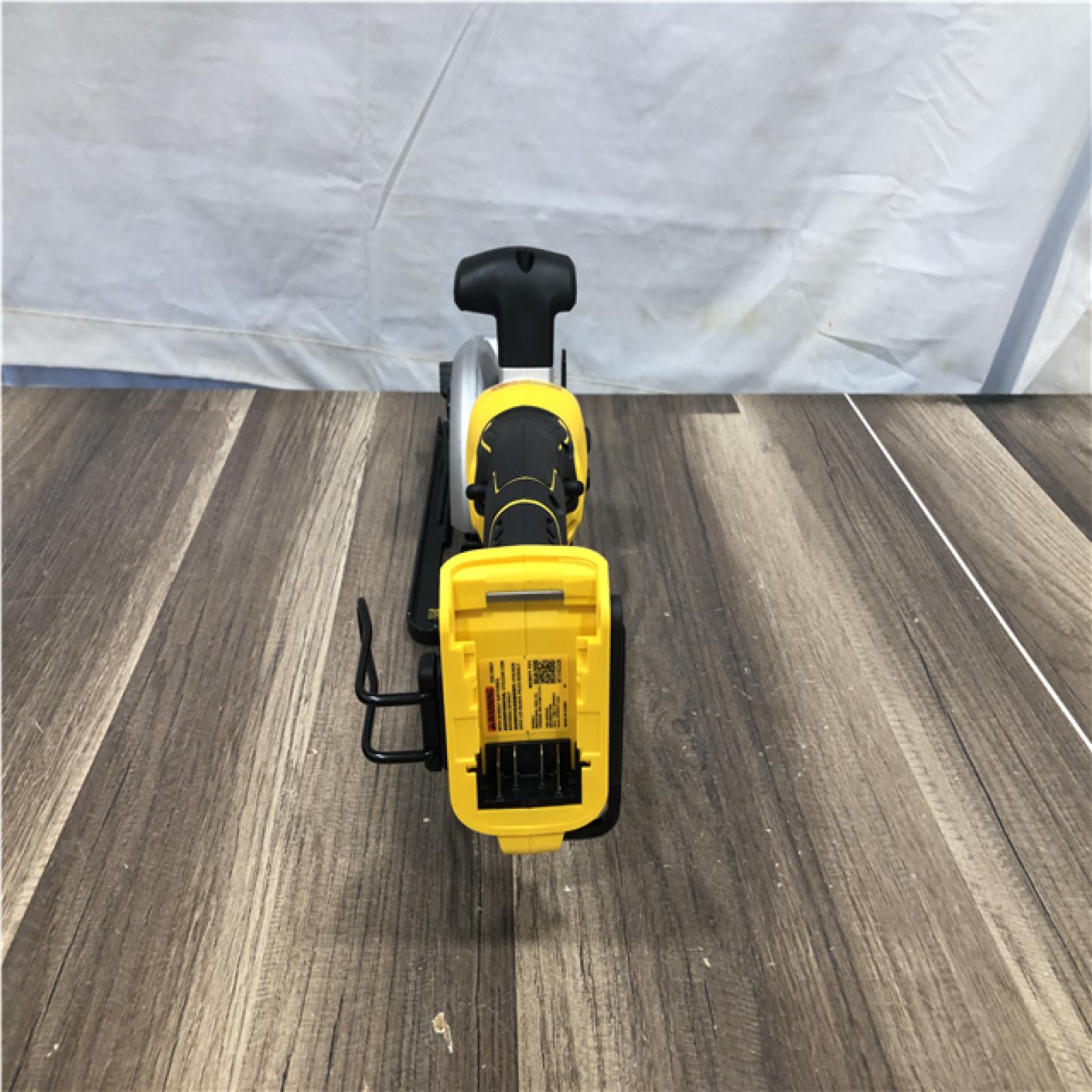 AS-IS DEWALT ATOMIC 20V MAX Cordless Brushless 4-1/2 in. Circular Saw (Tool Only)