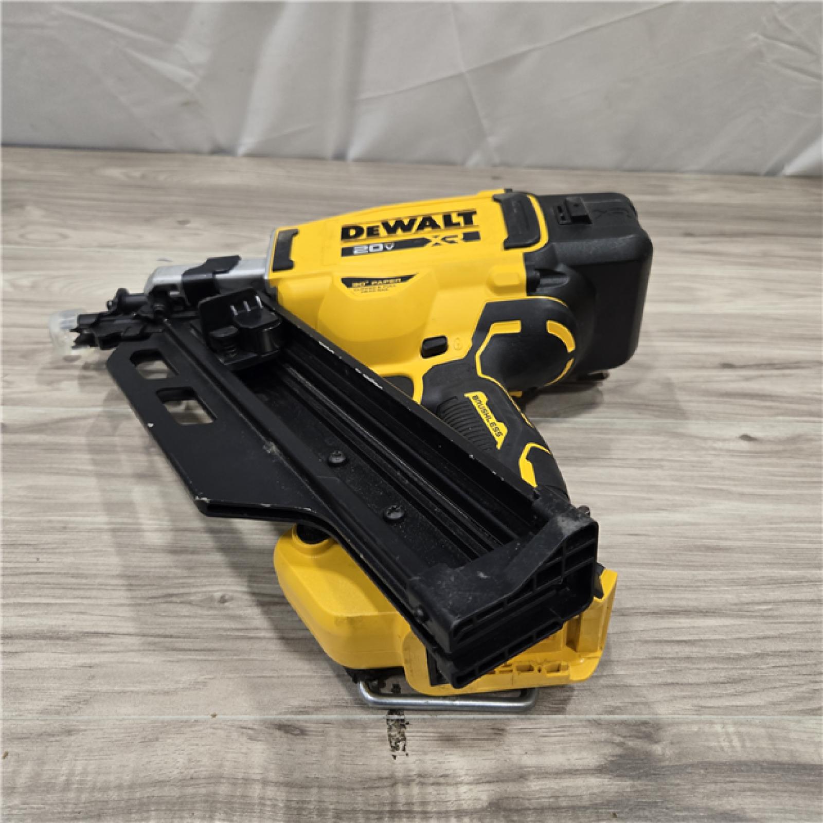 AS-IS DEWALT 20V 30 Degree Cordless Framing Nailer (Tool-Only)