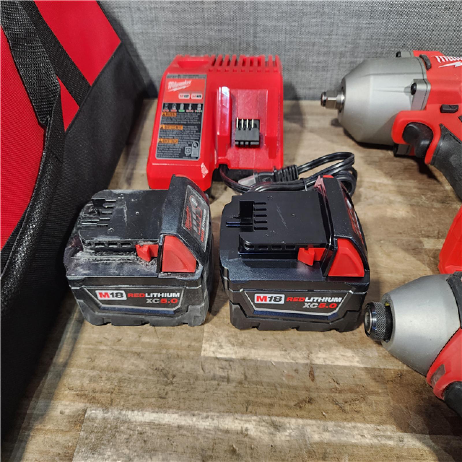 HOUSTON LOCATION - AS-IS MILWAUKEE 8 TOOL COMBO KIT W/ (2) BATTERY & CHARGER