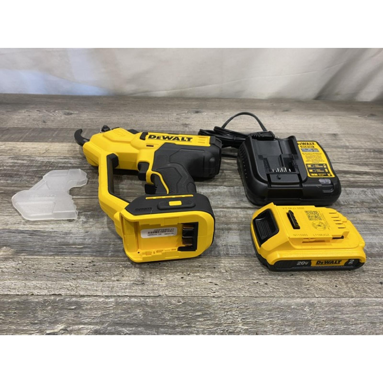 AS-IS DEWALT 20V MAX Cordless Battery Powered Pruner Kit