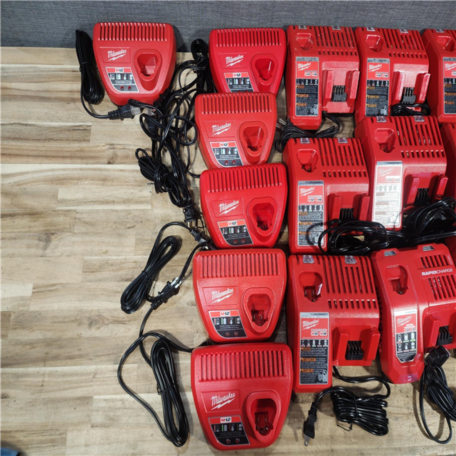 HOUSTON LOCATION - AS - IS MILWAUKEE BATTERY CHARGER PACK QTY - 15