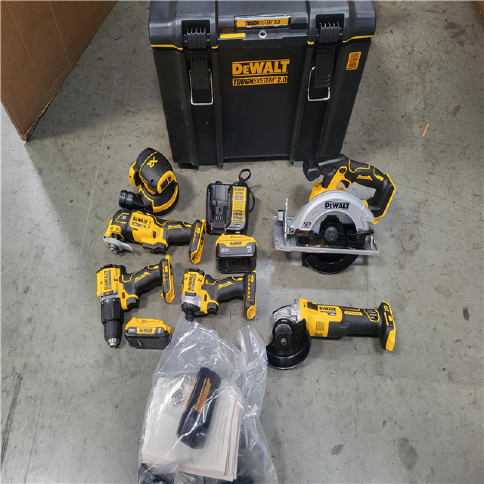 DEWALT BRUSHLESS 6-TOOL COMBO KIT WITH TOUGHSYSTEM 2.0