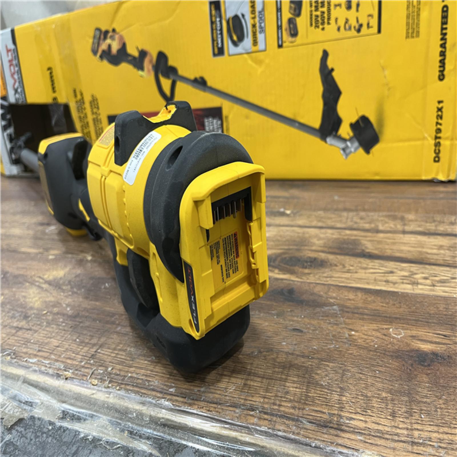 AS-IS DEWALT FLEXVOLT 60V MAX 17 in. Cordless Battery Powered Attachment Capable Trimmer Kit with (1) FLEXVOLT 3 Ah Battery & Charger