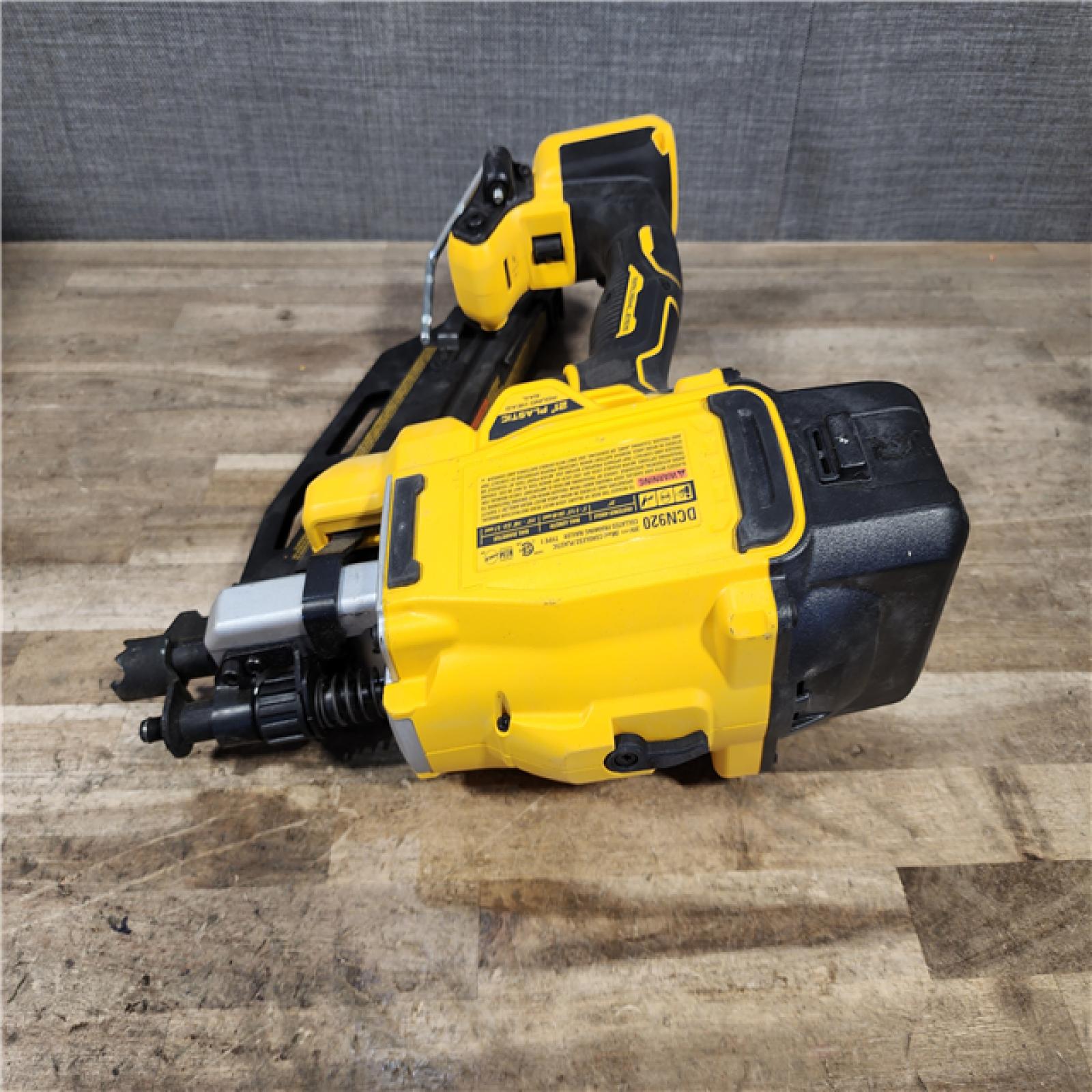 HOUSTON LOCATION - AS-IS DEWALT 20-Volt 21° Cordless Framing Nailer (Tool-Only)