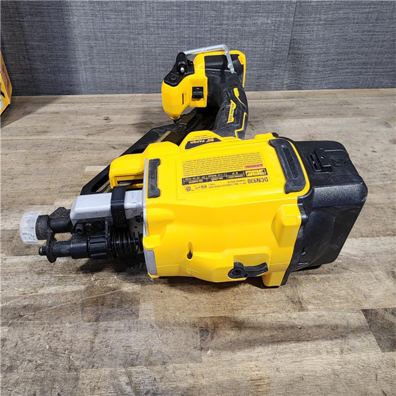 HOUSTON LOCATION - AS-IS DEWALT 20V 30 Degree Cordless Framing Nailer (Tool-Only)