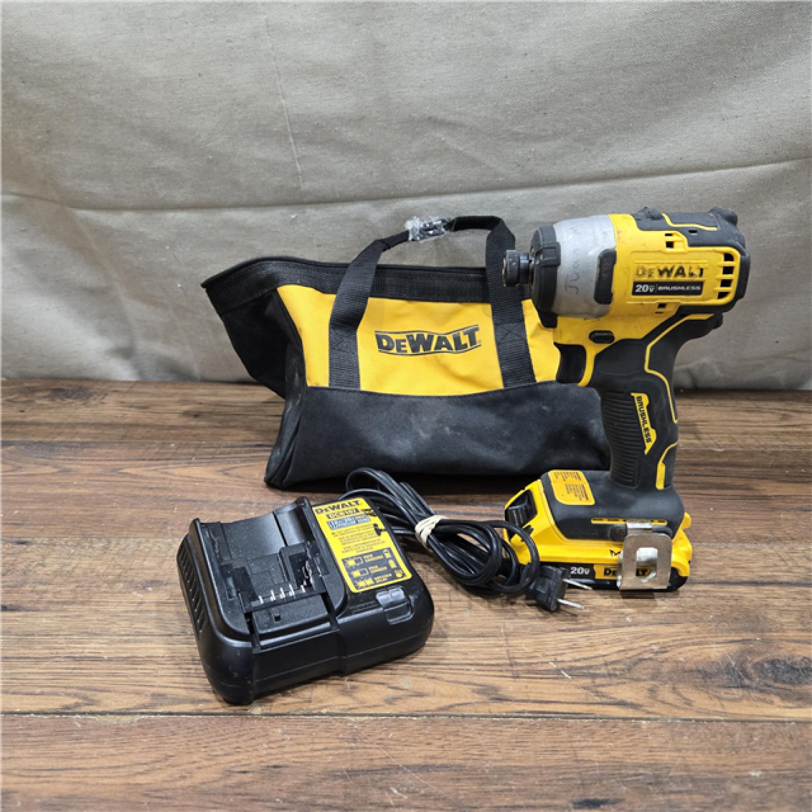 GOOG DeWalt ATOMIC 20V MAX Brushless Compact 1/4 in. Impact Driver Kit