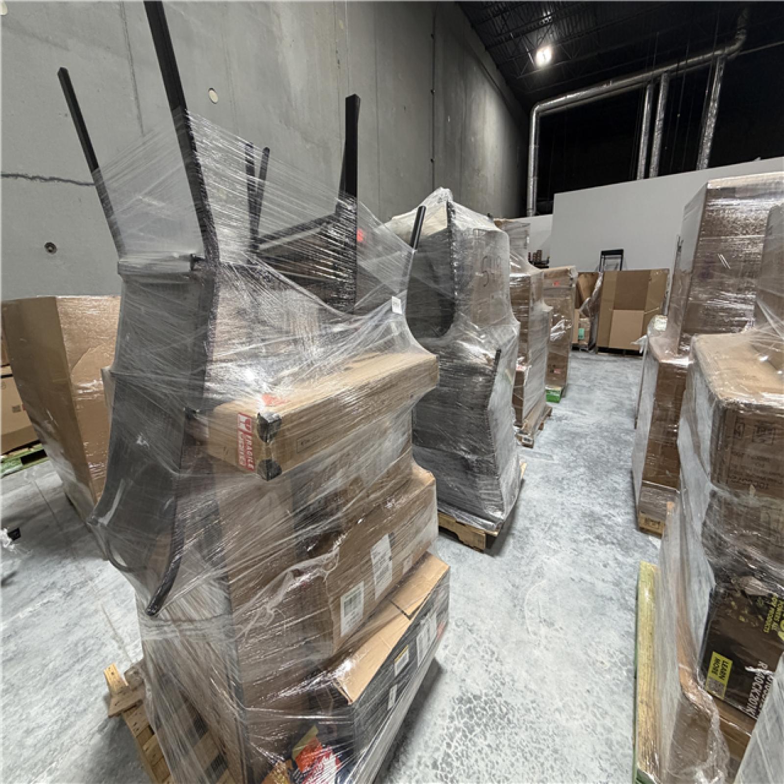 Atlanta Location As-Is Outdoor Seasonal Full Truckload (22 pallets) 4478-A