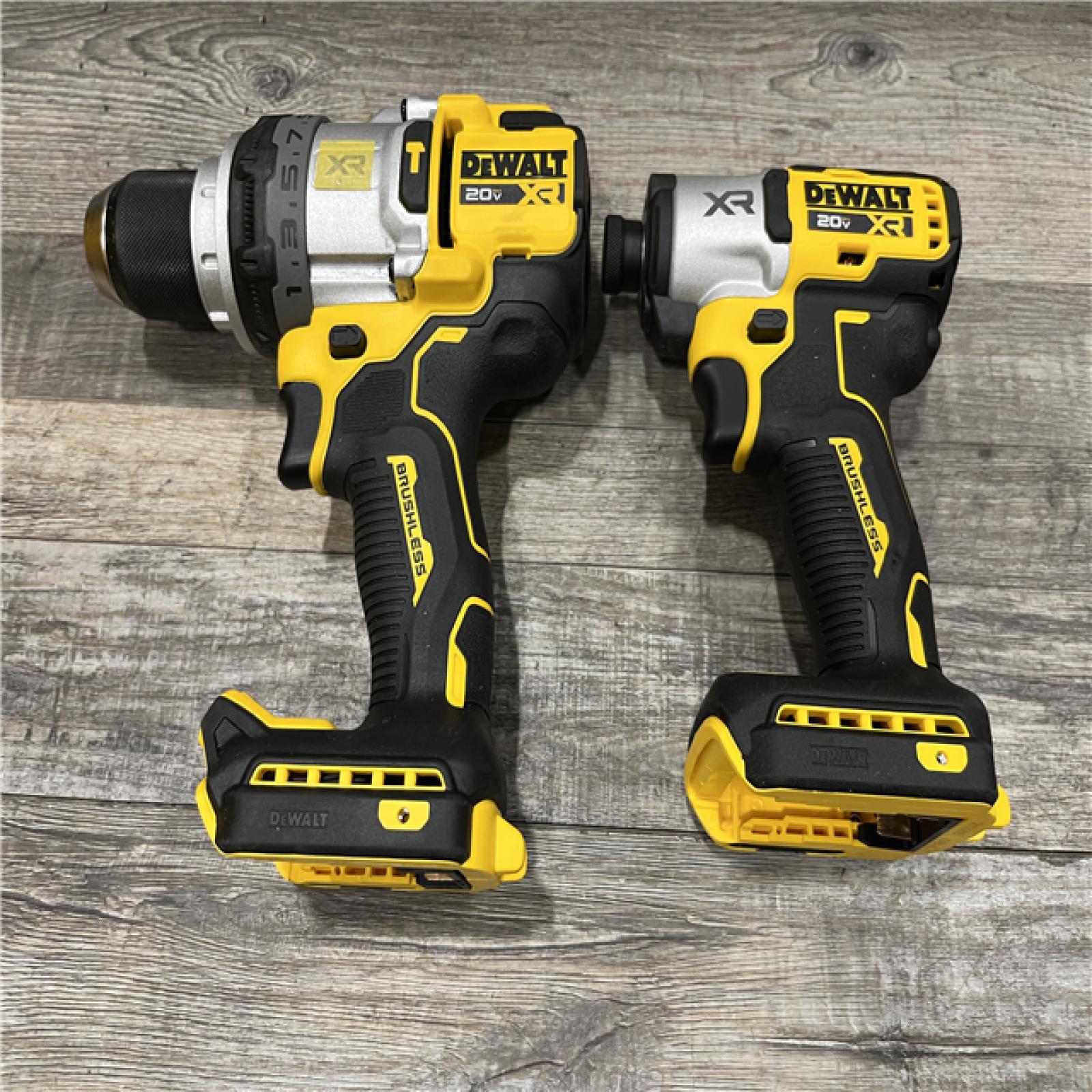 LIKE NEW - DEWALT 20V MAX Lithium-Ion Cordless 2-Tool Combo Kit