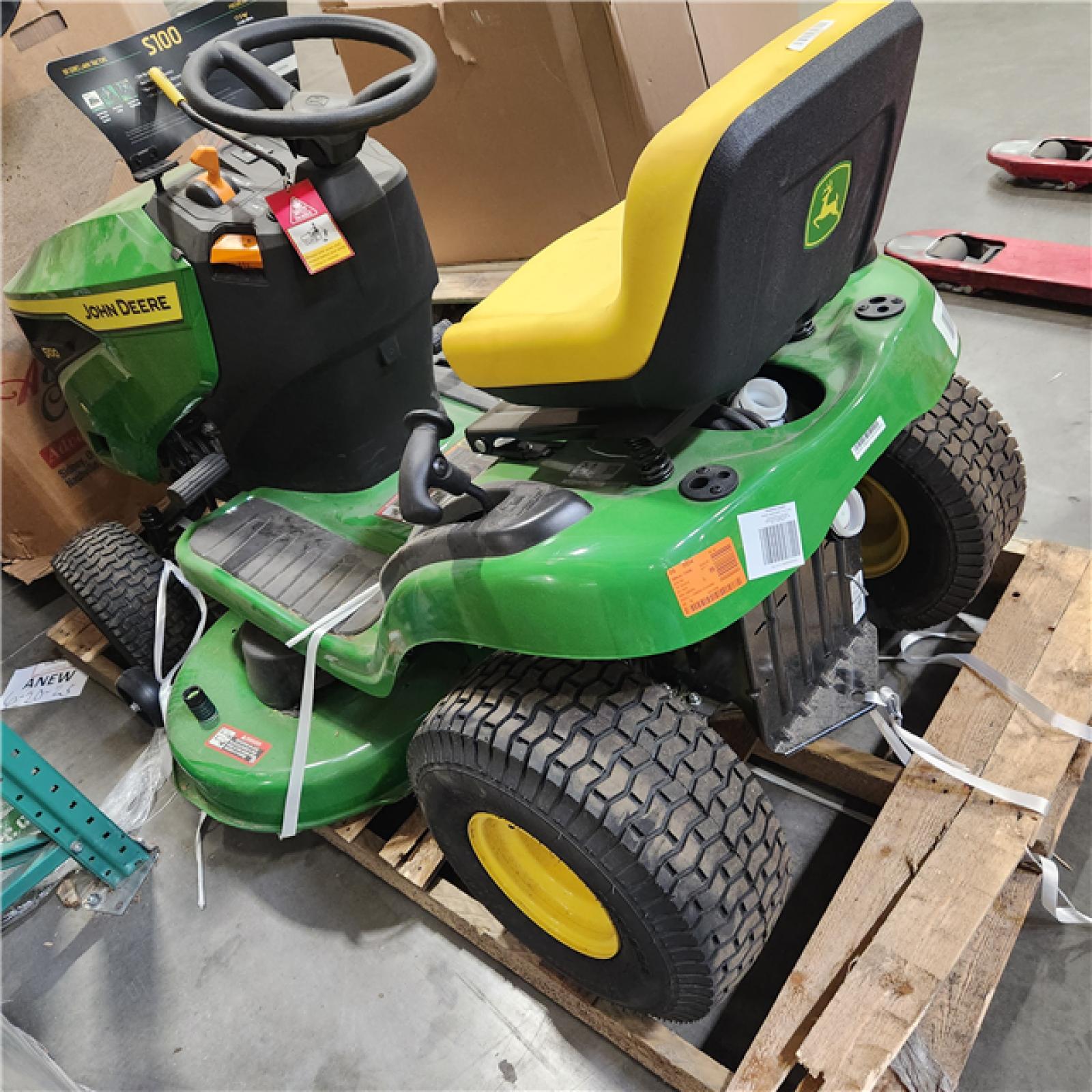 Dallas Location - As-Is John Deere S100 42 in. 17.5 HP Gas Hydrostatic Riding Lawn Mower