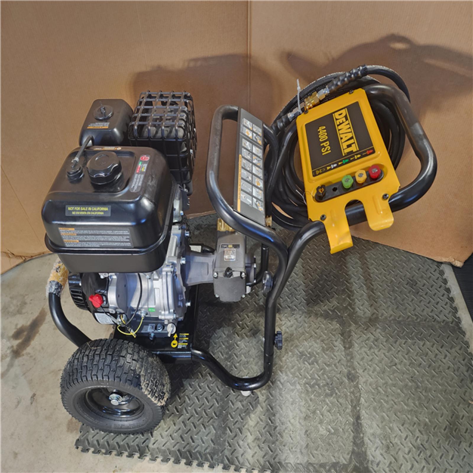 HOUSTON LOCATION - AS-IS DEWALT 4400 PSI 4.0 GPM Cold Water Gas Pressure Washer