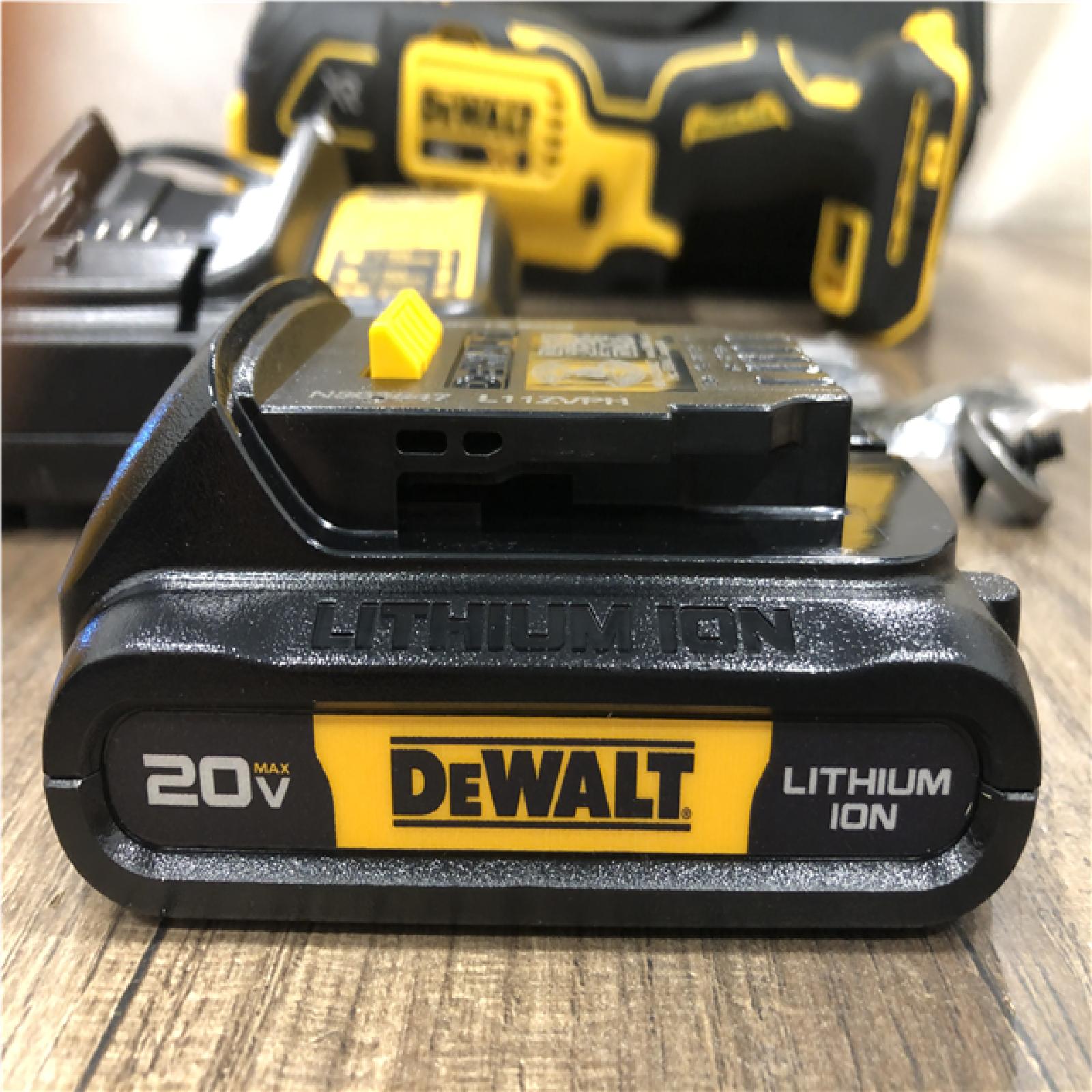 AS-IS DEWALT 20V MAX XR Cordless Brushless 3-Speed Oscillating Multi Tool Kit