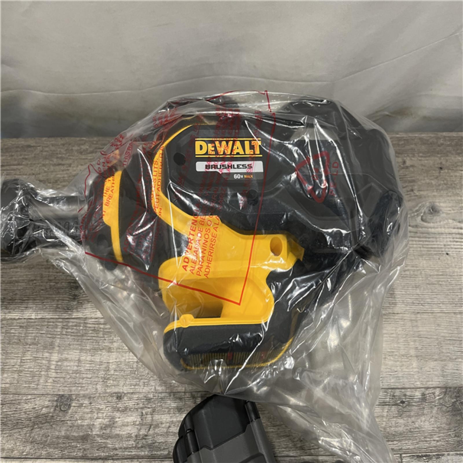 LIKE NEW - DEWALT FLEXVOLT 60V MAX 16 in. Brushless Cordless Battery Powered String Trimmer (Tool Only)