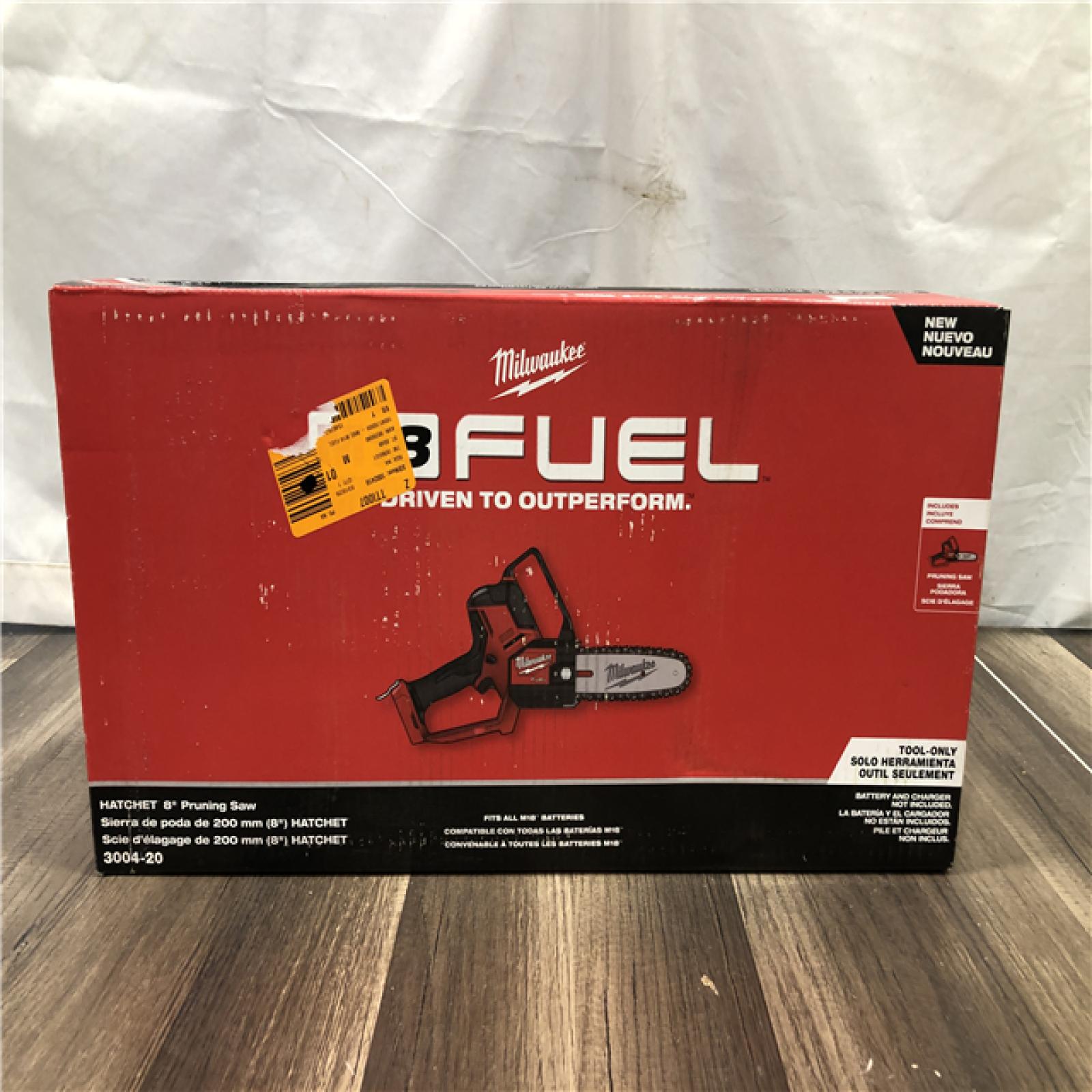 NEW- Milwaukee FUEL 18V Lithium-Ion Brushless Battery 8 in. HATCHET Pruning Saw (Tool-Only)