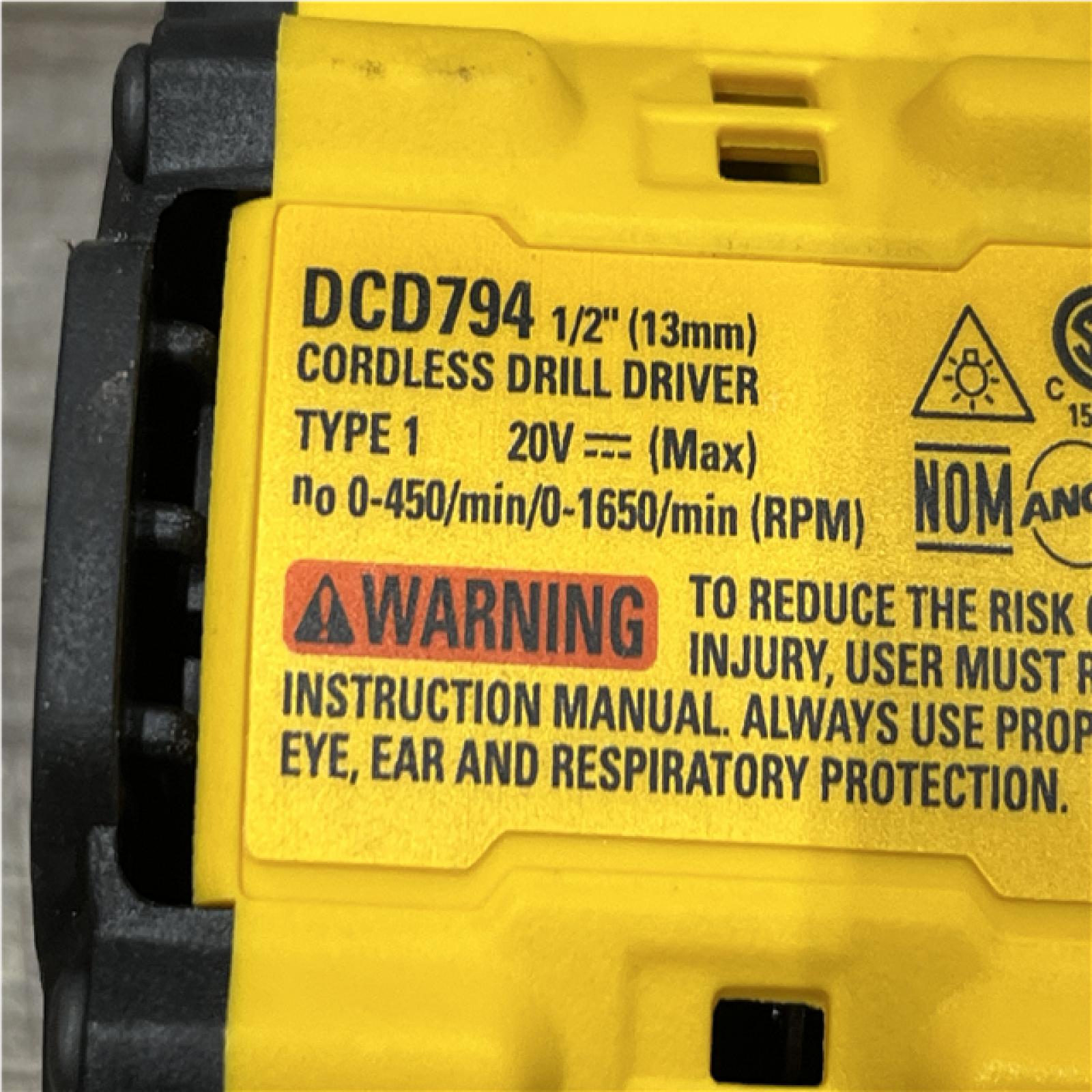 AS-IS DEWALT ATOMIC 20-Volt MAX Lithium-Ion Cordless Combo Kit