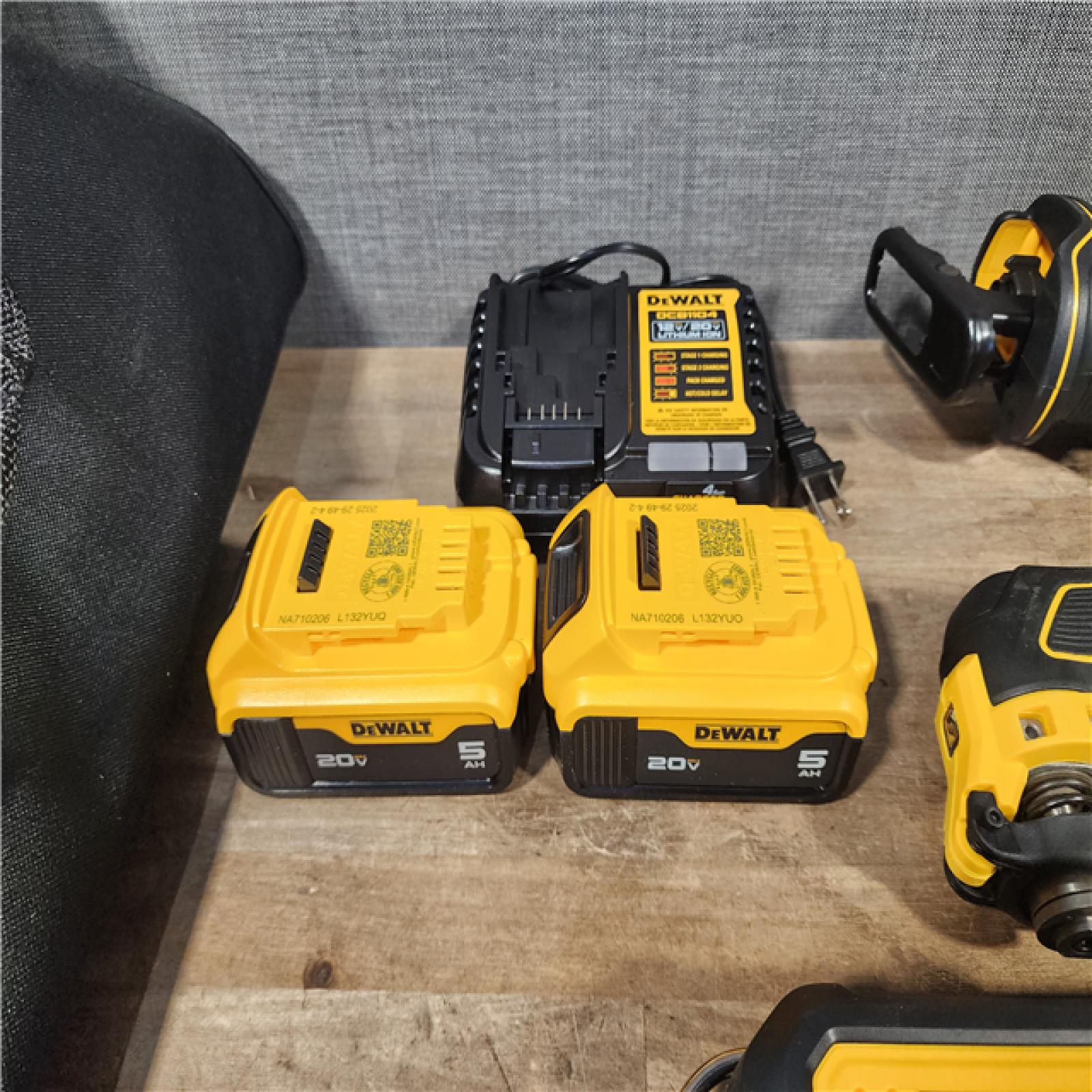 HOUSTON LOCATION - AS-IS DEWALT 20V Lithium-Ion Cordless 6-Tool Combo Kit
