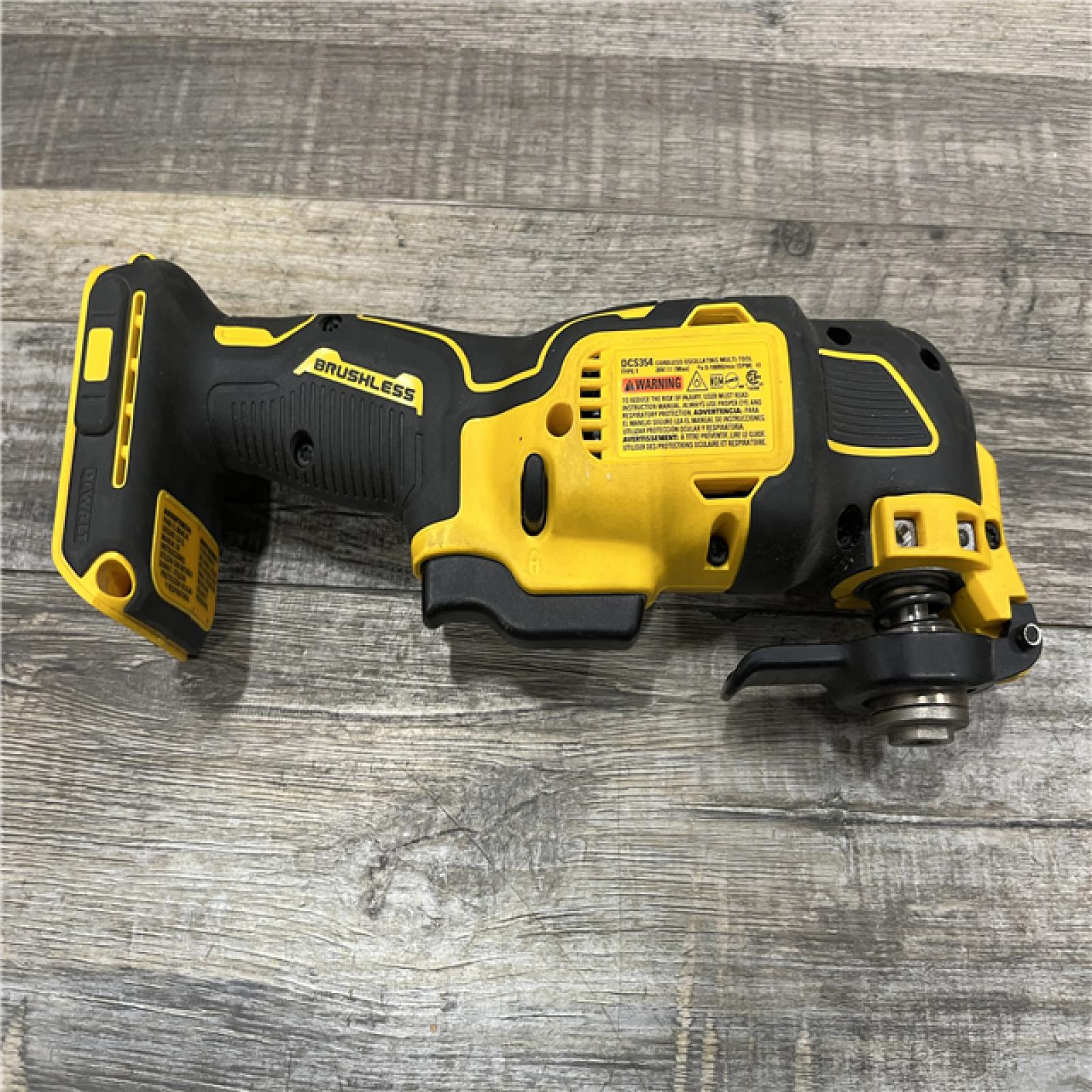 AS-IS DEWALT ATOMIC 20V MAX Cordless Brushless Oscillating Multi Tool Kit