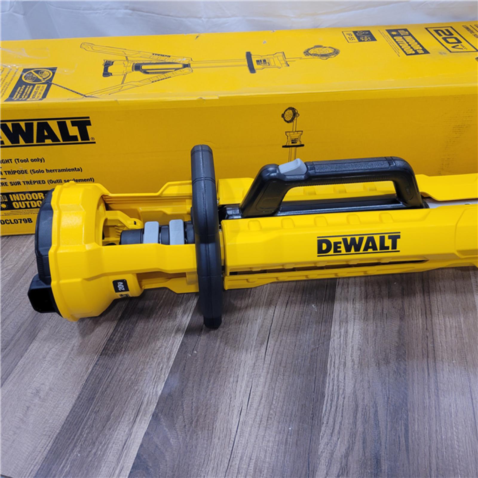 AS-IS DEWALT 20V MAX 3000 Lumens Tripod Jobsite Light (Tool-Only)