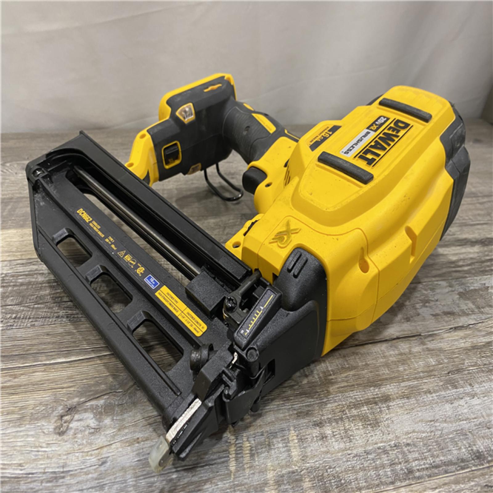 AS-IS DEWALT 20V MAX XR 16-Gauge Lithium-Ion Cordless Finish Nailer (Tool Only)
