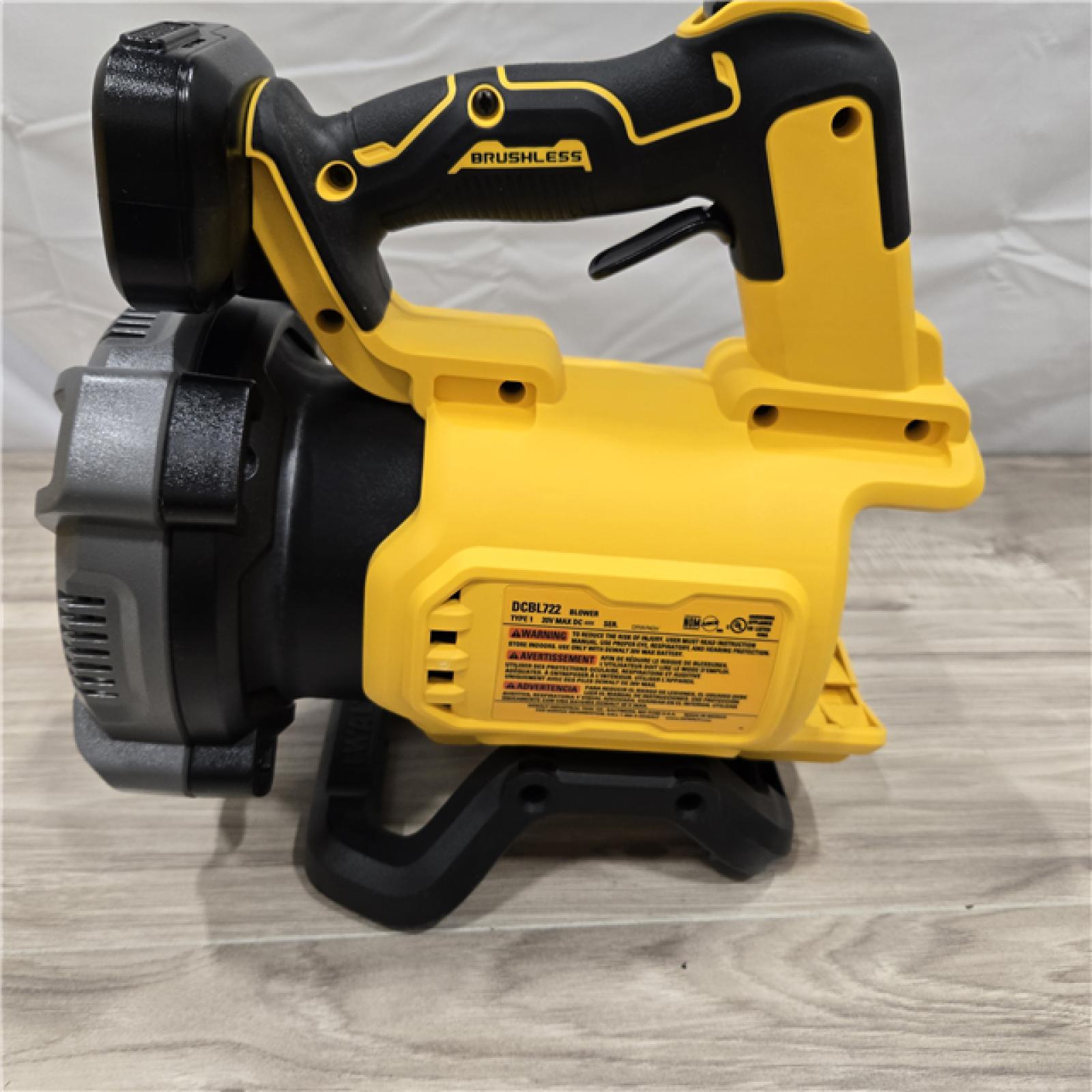AS-IS DeWalt Brushless Cordless Battery Powered Handheld Leaf Blower KIT