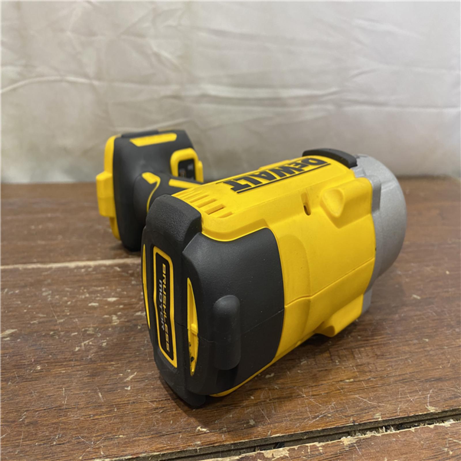 AS-IS Dewalt 20V MAX Lithium-Ion Cordless 1/2 in. Impact Wrench Kit