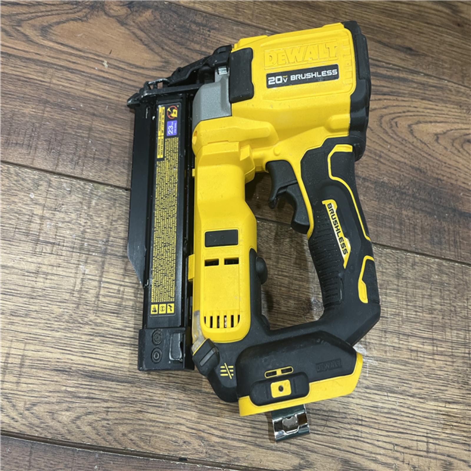 AS-IS DEWALT ATOMIC 20V MAX Lithium Ion Cordless 23 Gauge Pin Nailer Kit with 3.0Ah Battery and Charger