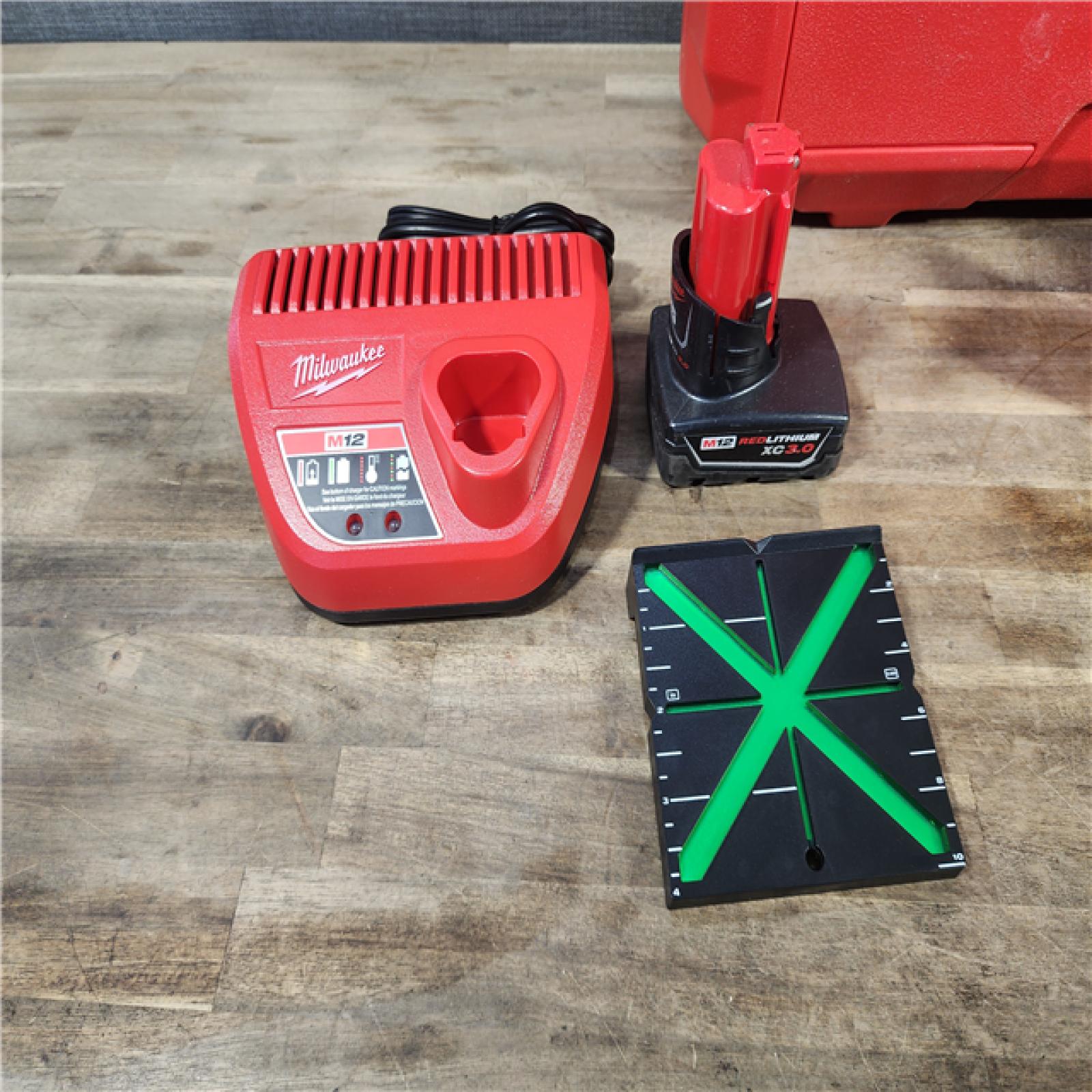 HOUSTON LOCATION - AS-IS Milwaukee-3632-21 M12 Green Beam Laser 360° 3-Plane Kit