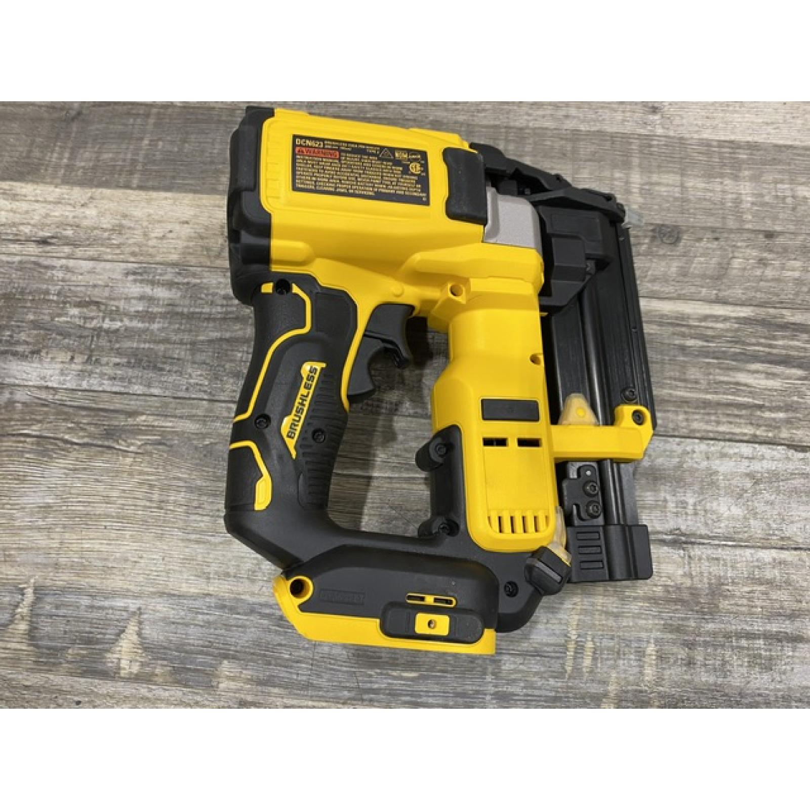 AS-IS DEWALT ATOMIC 20V MAX Lithium Ion Cordless 23 Gauge Pin Nailer Kit