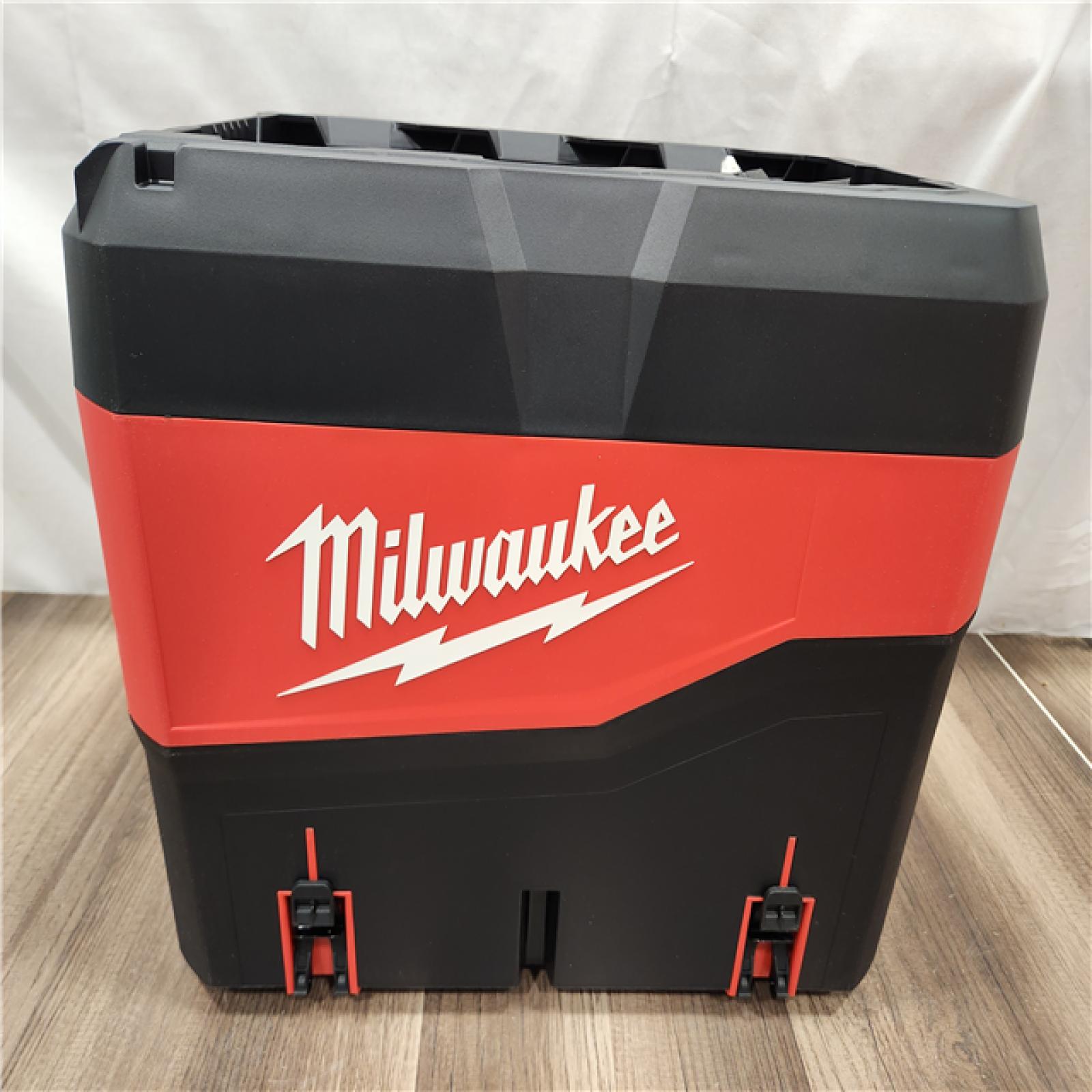 AS-IS- Milwaukee Packout Compact Debris Separator Wet/Dry Vac Attachment 2.5 Gal 1 Pc