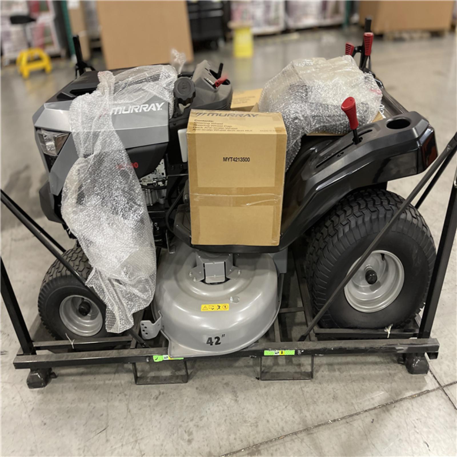 DALLAS LOCATION - Murray MT100 42 in. 13.5 HP 500cc E1350 Series Briggs and Stratton Engine 6-Speed Manual Gas Riding Lawn Tractor Mower