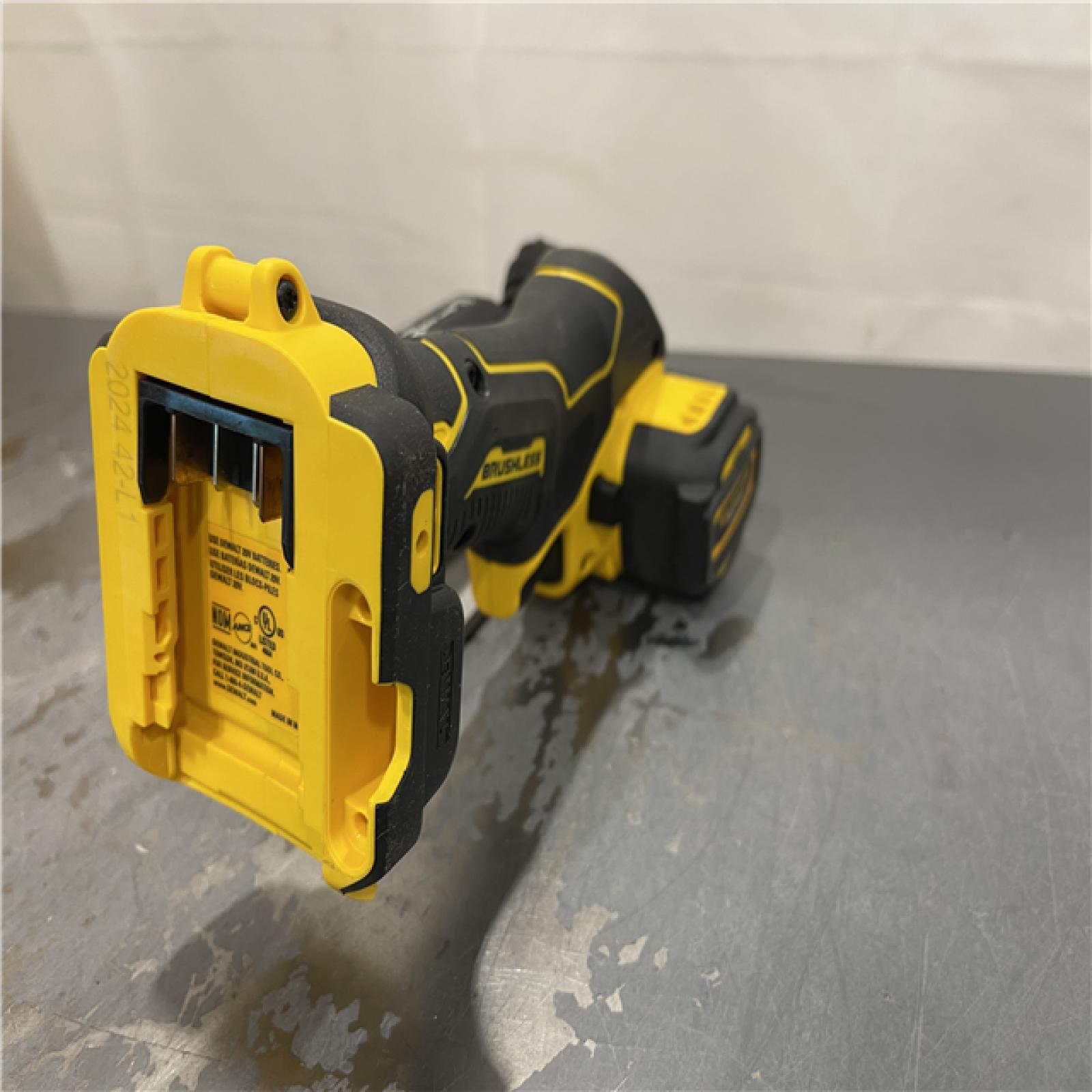 AS-IS - DeWalt 20V XR Cordless 3 in. Cut-Off Tool