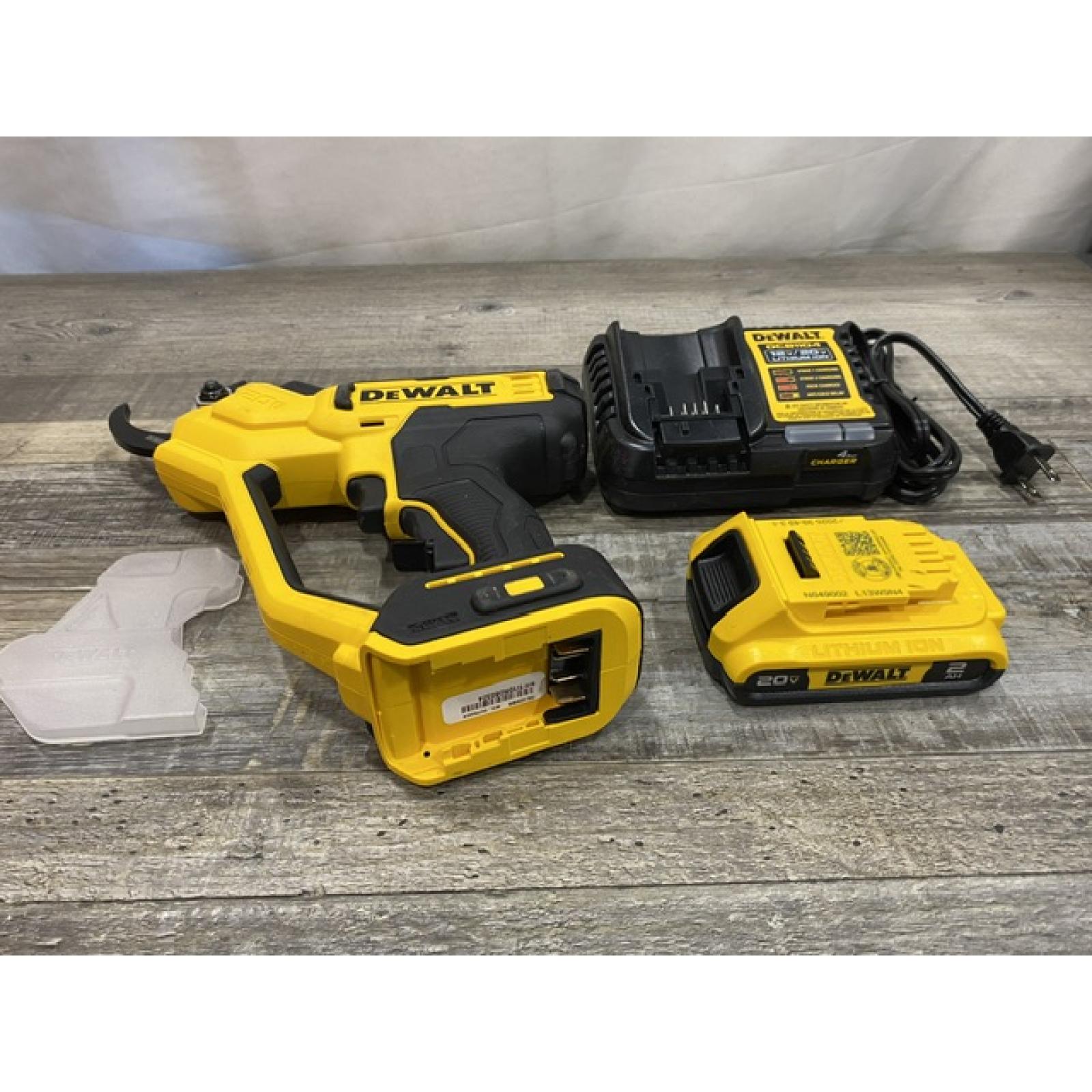 AS-IS DEWALT 20V MAX Cordless Battery Powered Pruner Kit