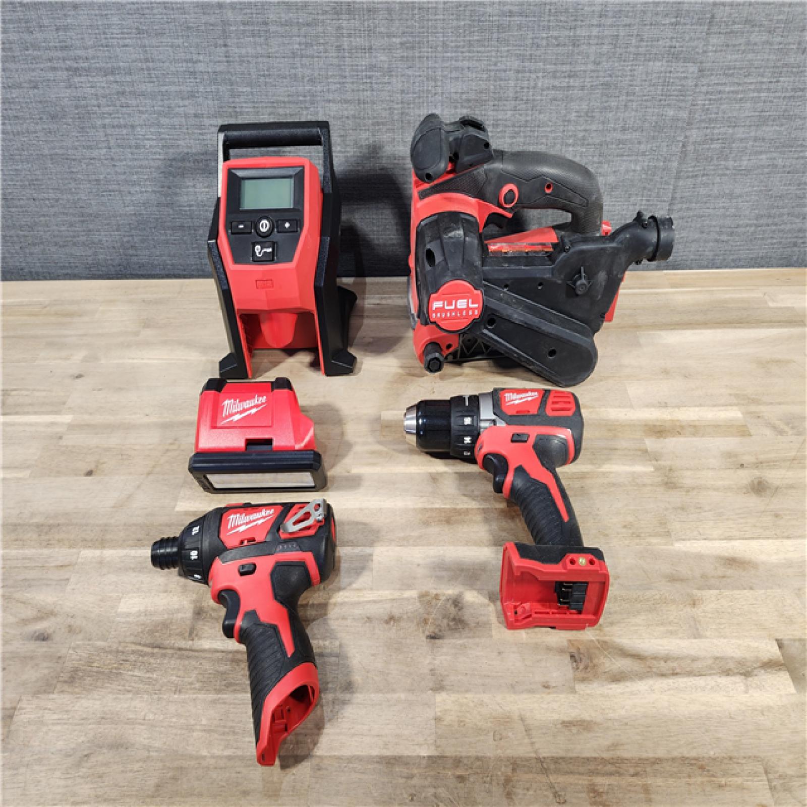 HOUSTON LOCATION - AS-IS MILWAUKEE 5 TOOL COMBO