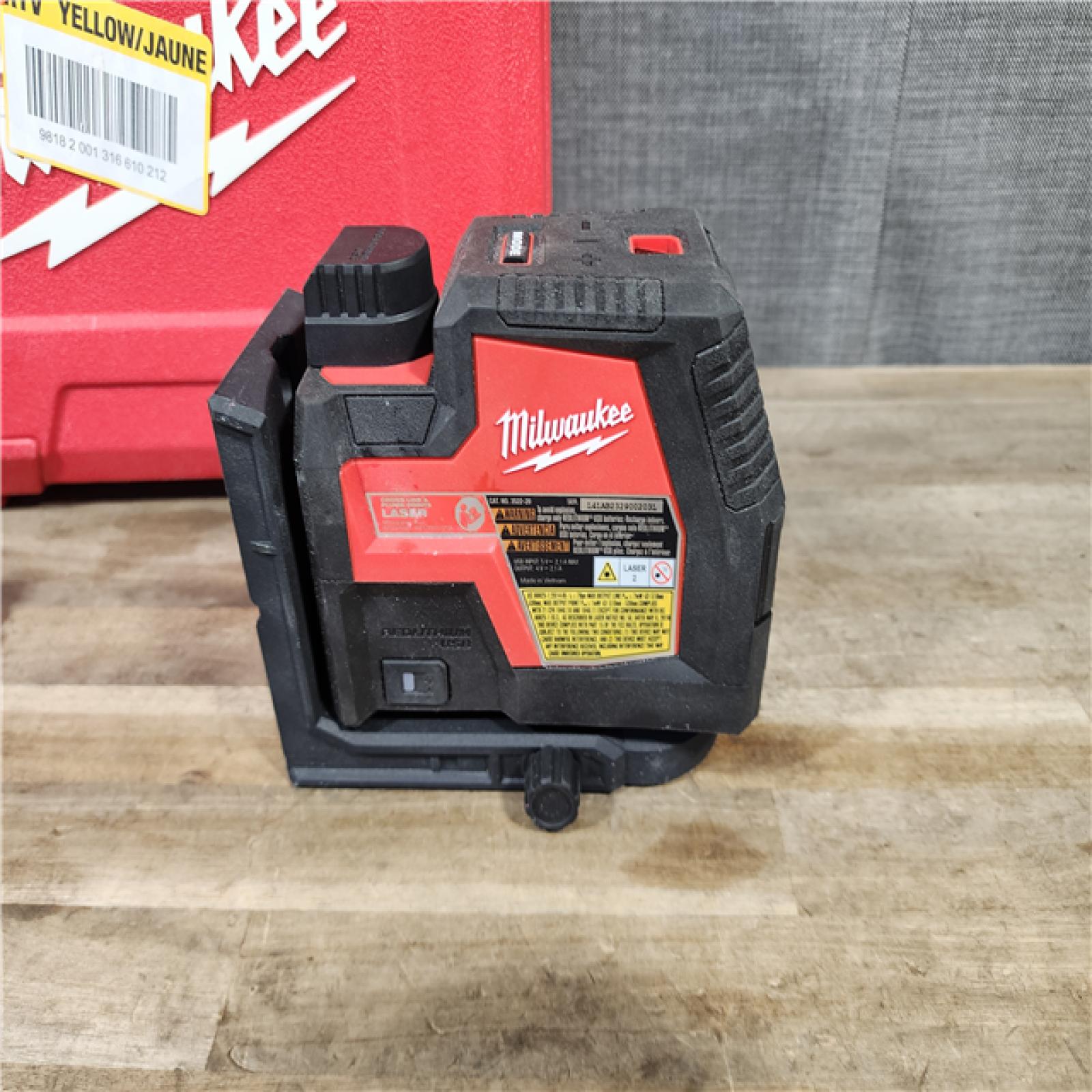 HOUSTON LOCATION - AS-IS Milwaukee-3522-21 Green Beam Laser Cross Line Plumb Point Rechargeable USB Kit