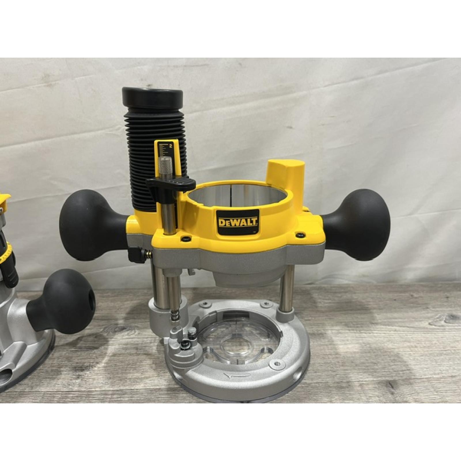 AS-IS DEWALT 12 Amp Corded 2-1/4 Horsepower Fixed and Plunge Base Router Kit