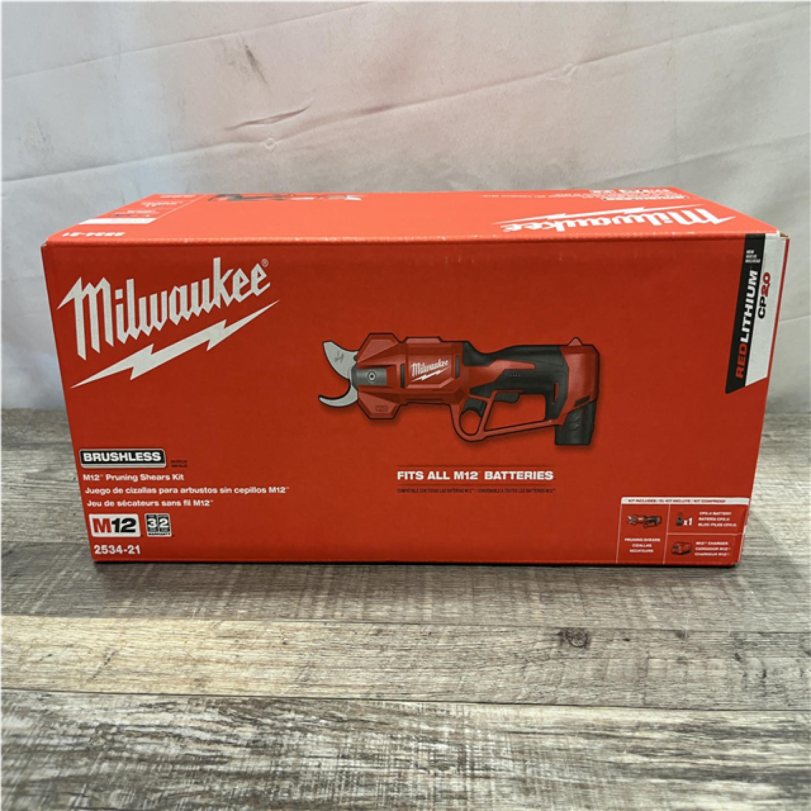 NEW - Milwaukee 12V Cordless Brushless Pruner Shears Kit