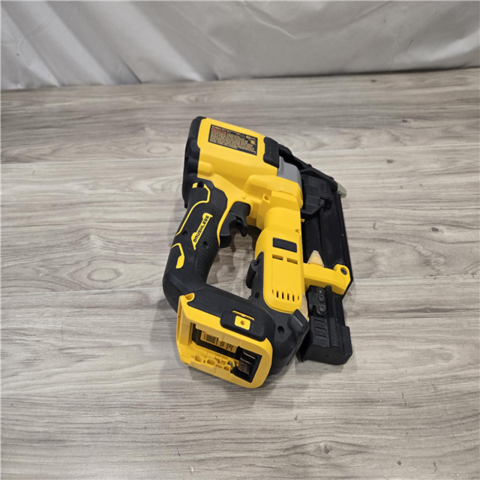 AS-IS DEWALT ATOMIC 20V MAX Cordless 23 Gauge Pin Nailer Kit