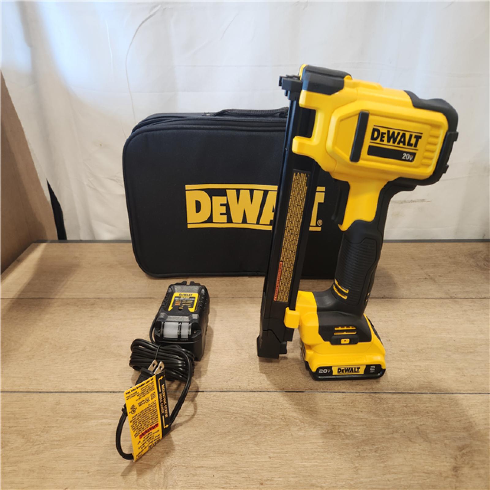 AS-IS- Dewalt 20-Volt MAX Cordless Cable Stapler Kit